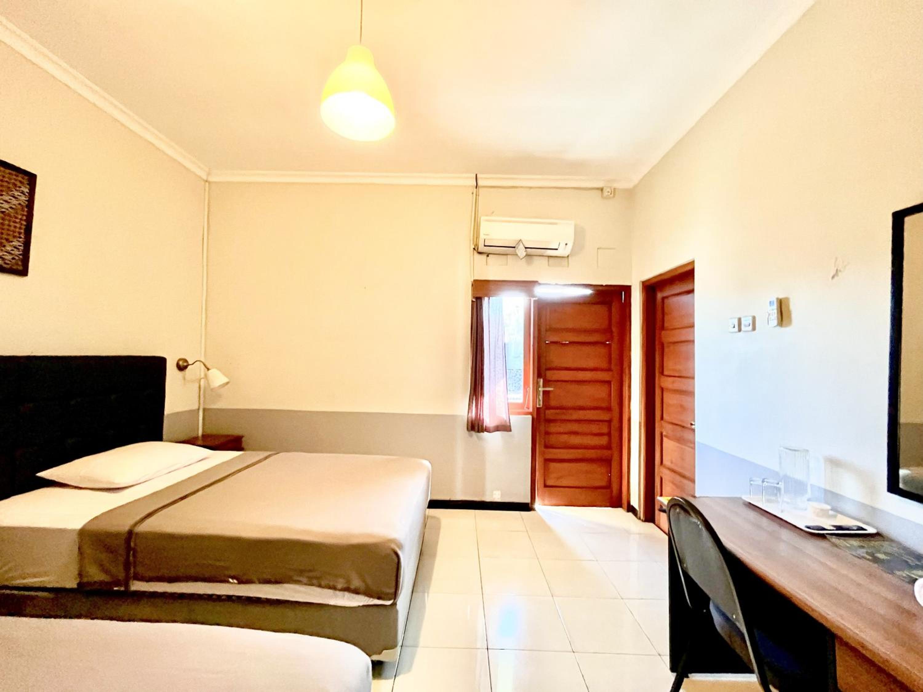 Wisma Anugerah Redpartner Near Masjid Zayed Solo view 3