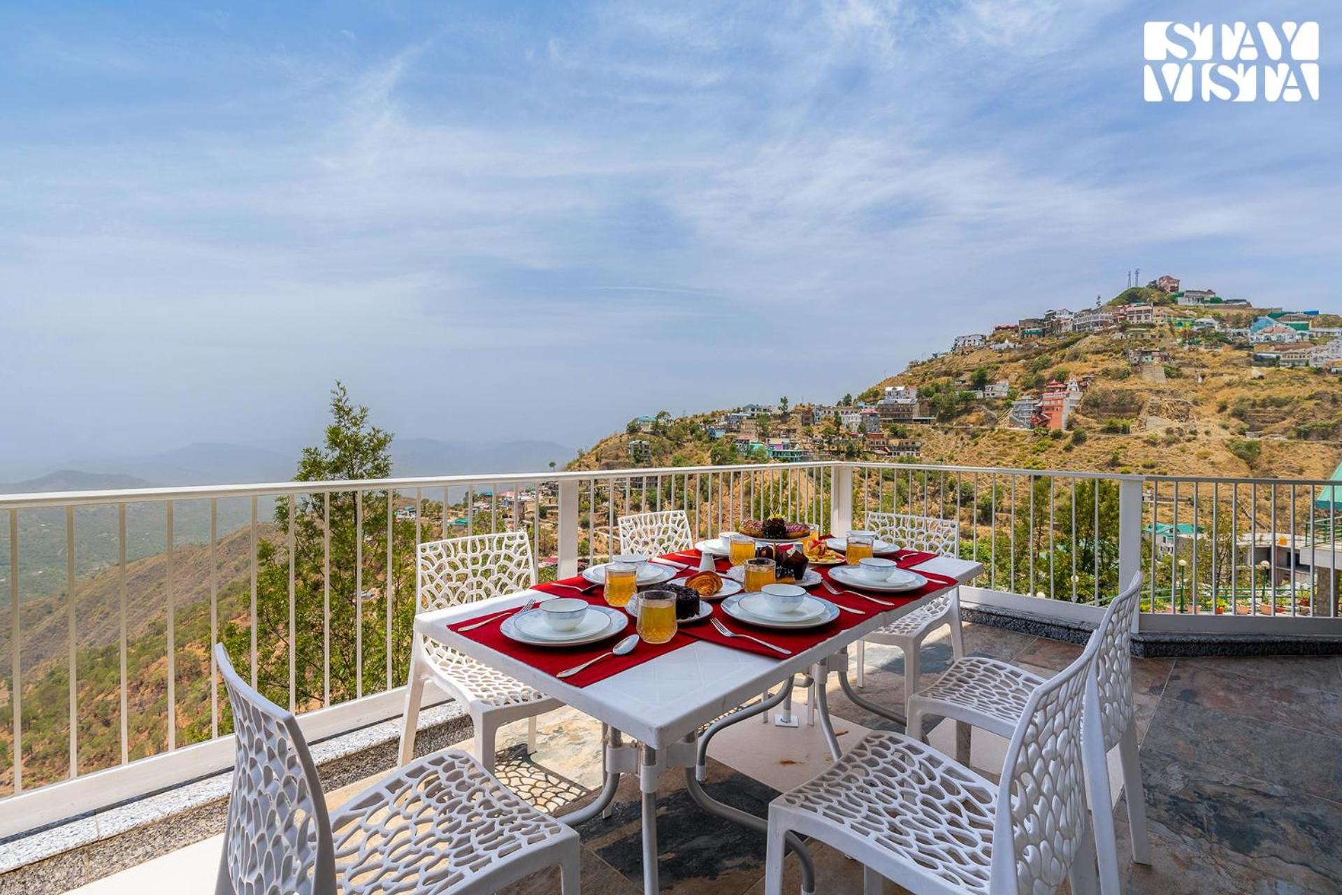 StayVista at The Rustic Retreat - 4BHK Valley View villa with Lawn, Bonfire view 4