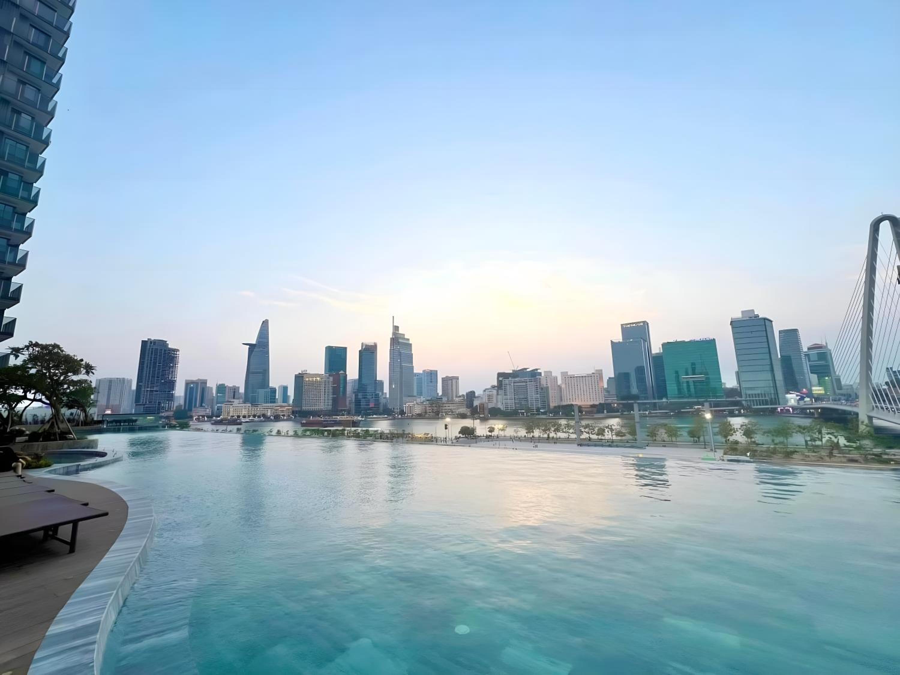 Smile Home - The Opera luxury - infinity pool