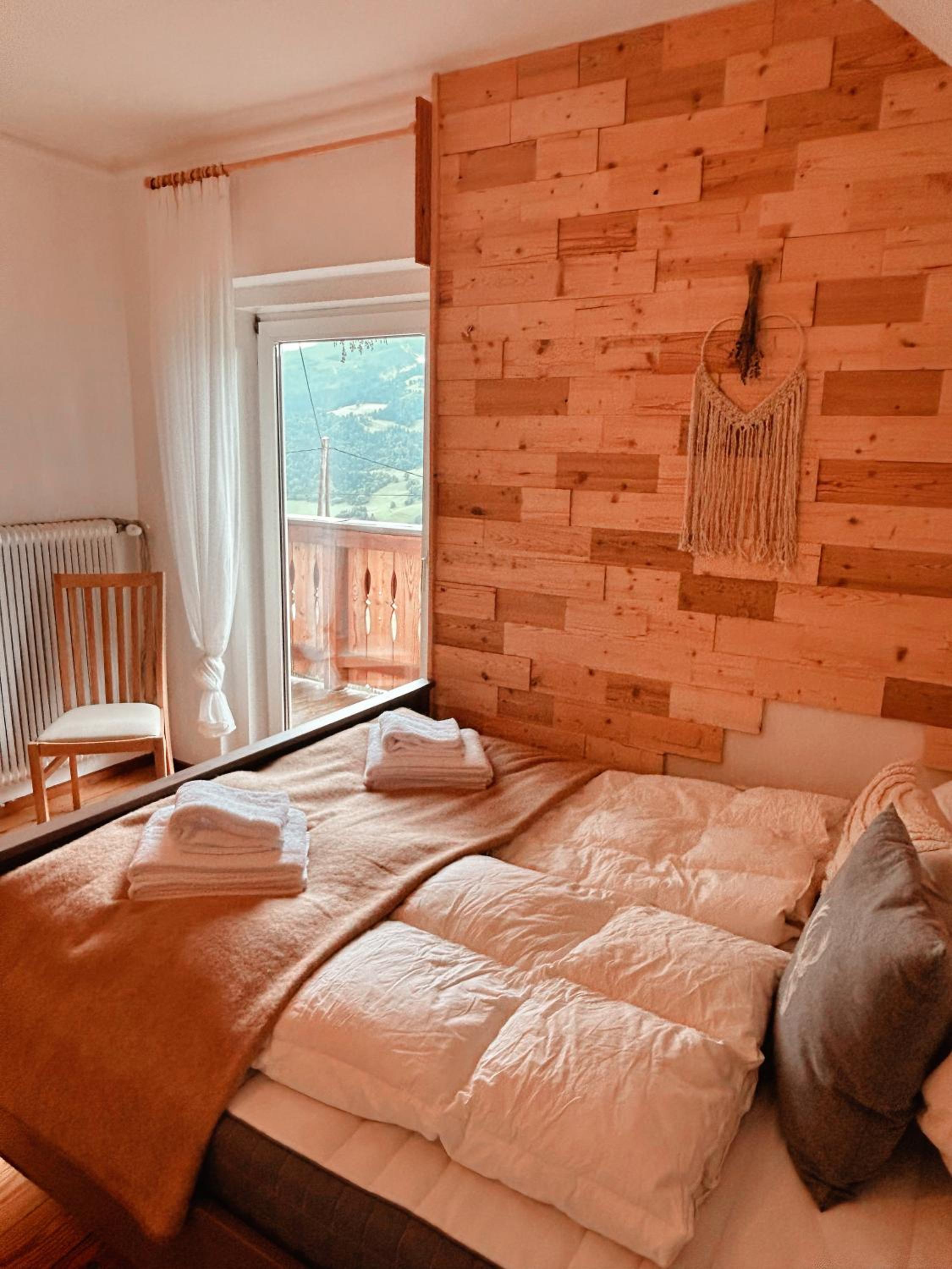 CHILLHAUS Pear Mountain by AA Holiday Homes