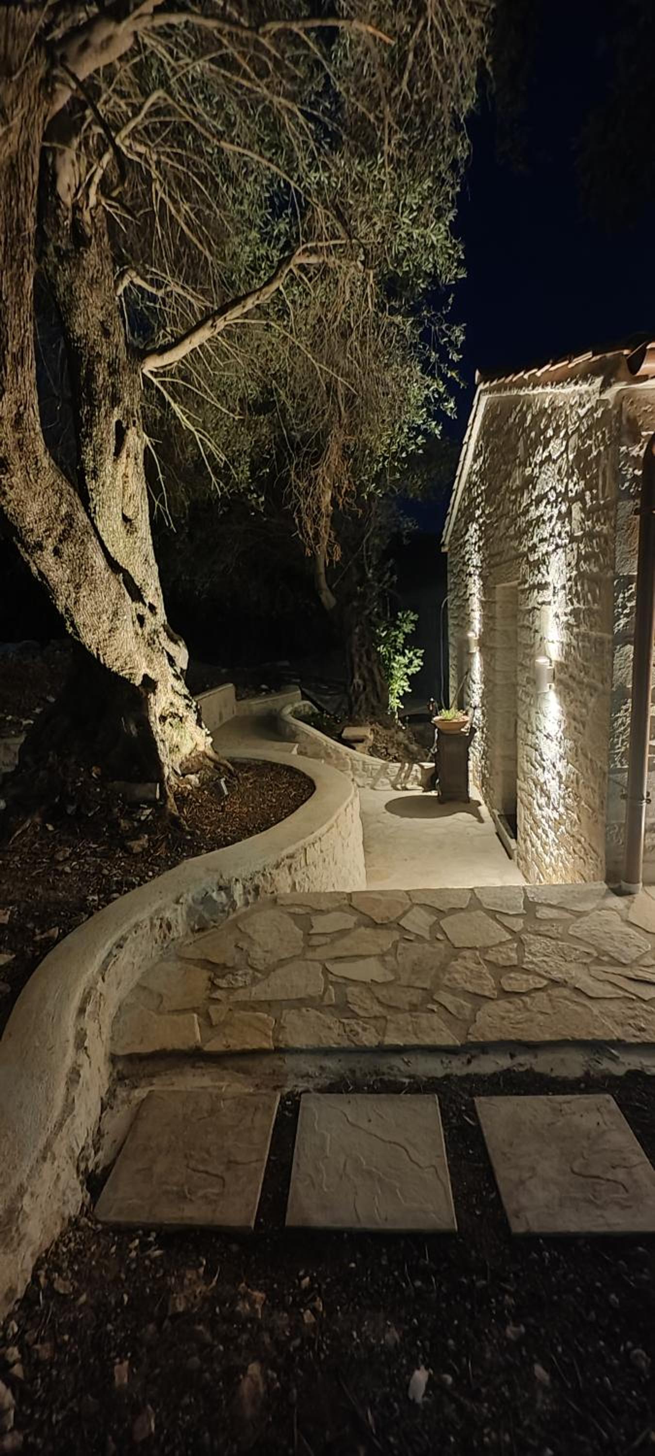 Chrisanthi's Cottage