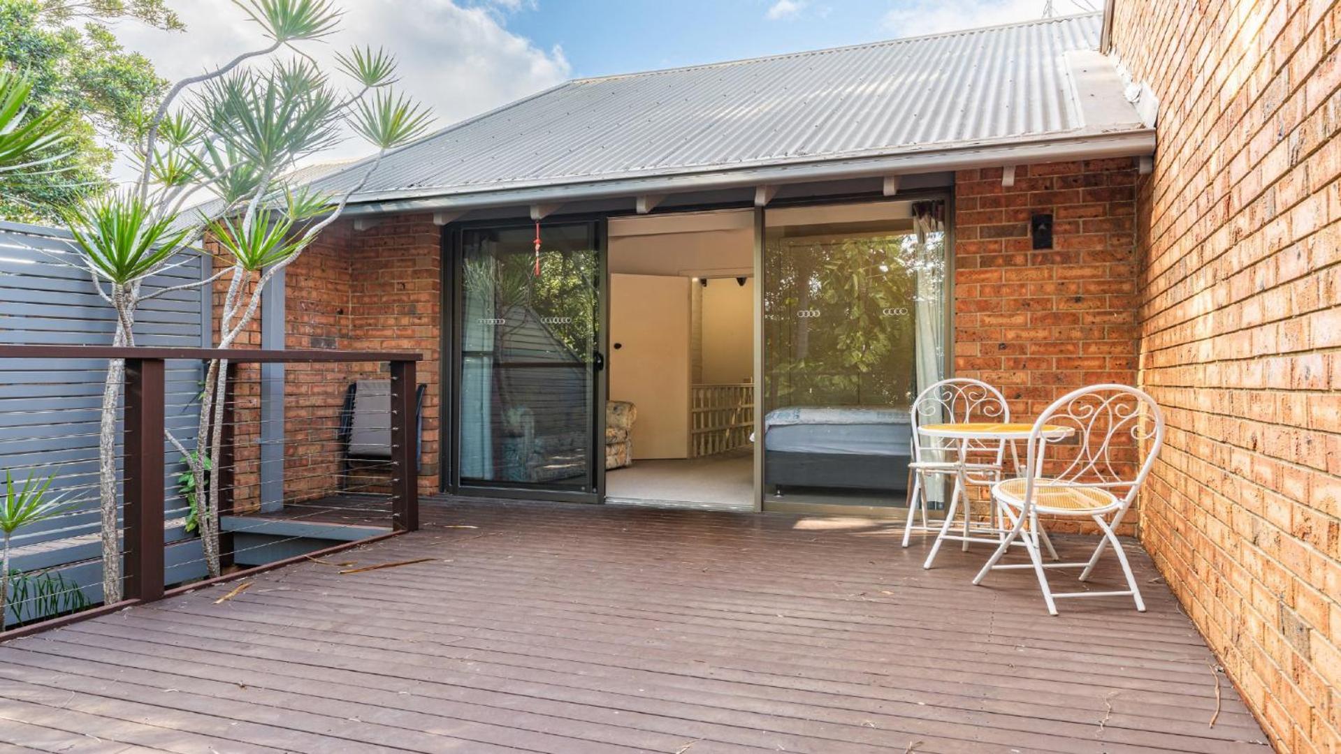 Brunspalm2 Walk To Beach