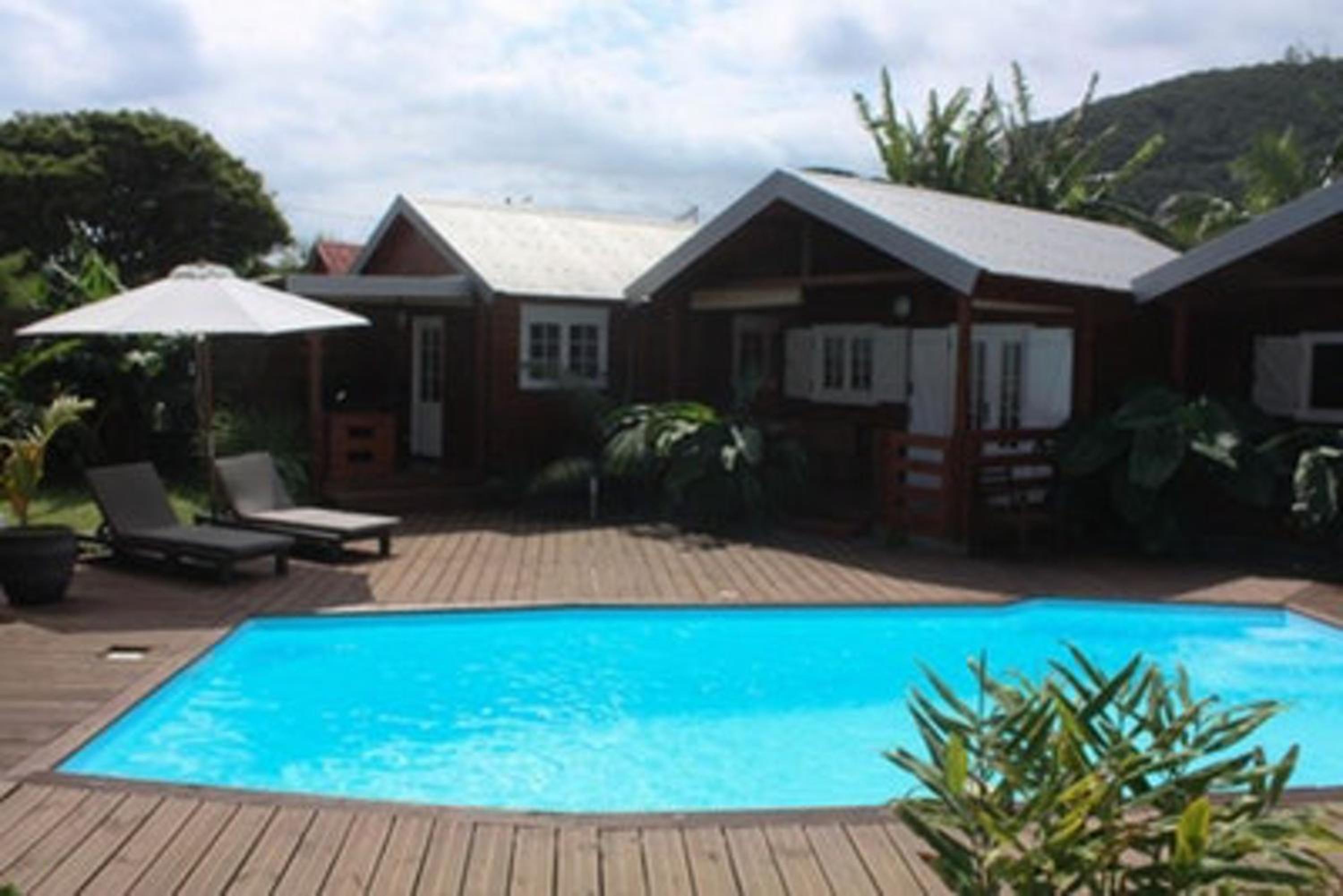 Bungalow charmant à Vincendo avec piscine partagée