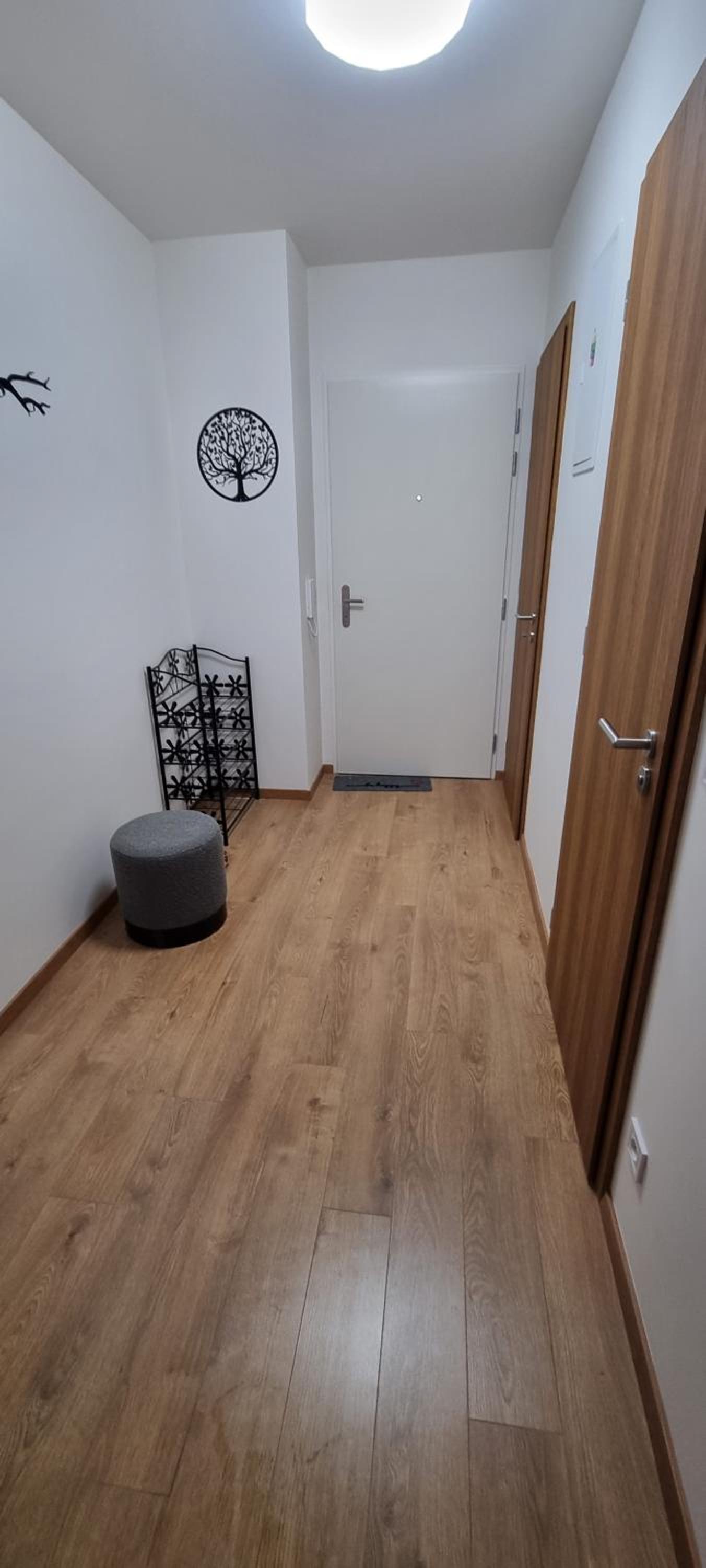 Garden Apartment, free private garage parking view 2