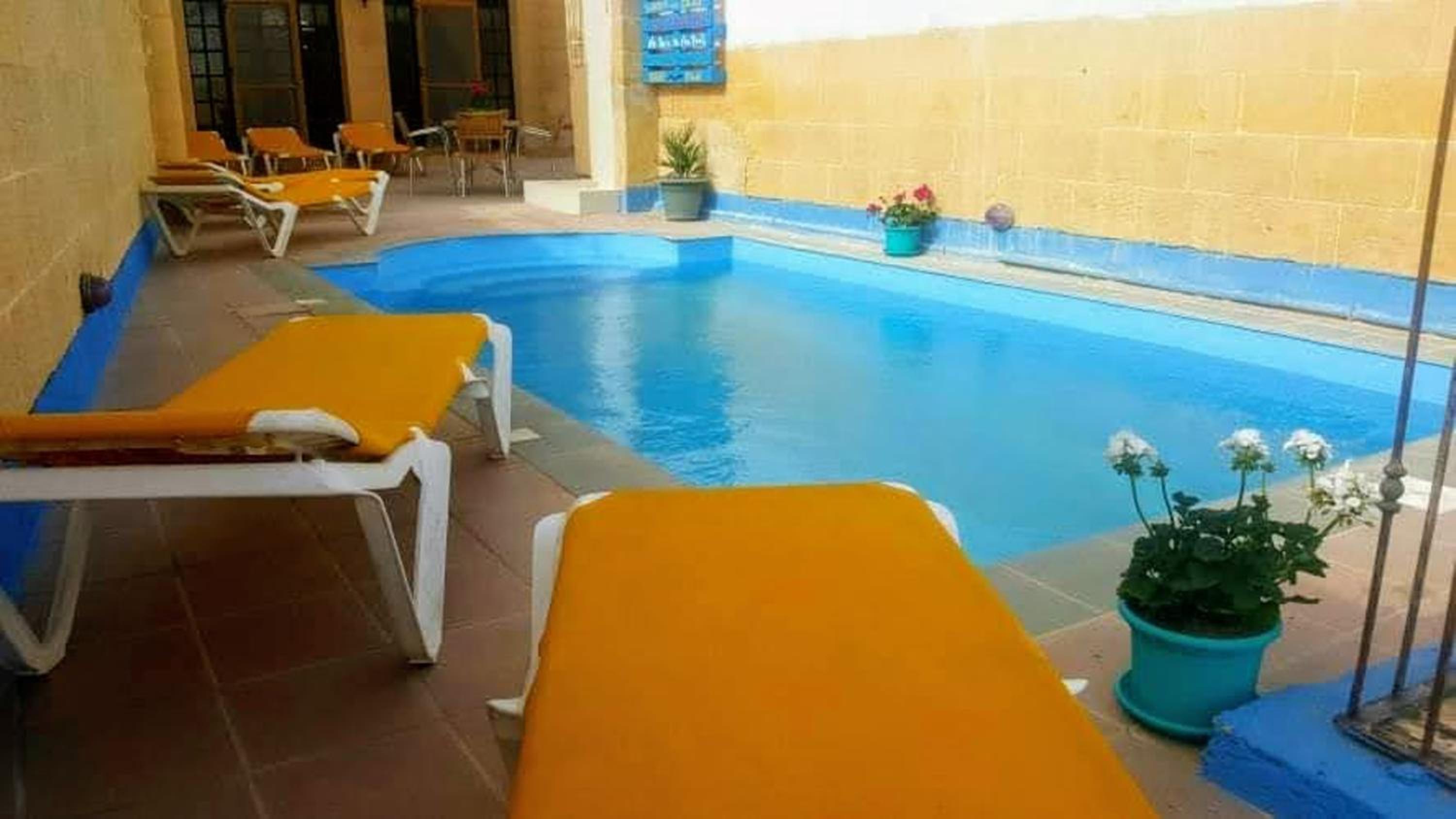 Charming Villa in Qala + Pool