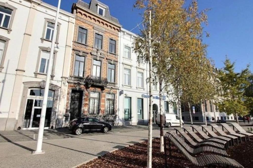 Studio moderne et lumineux proche de la gare et Charleroi airport