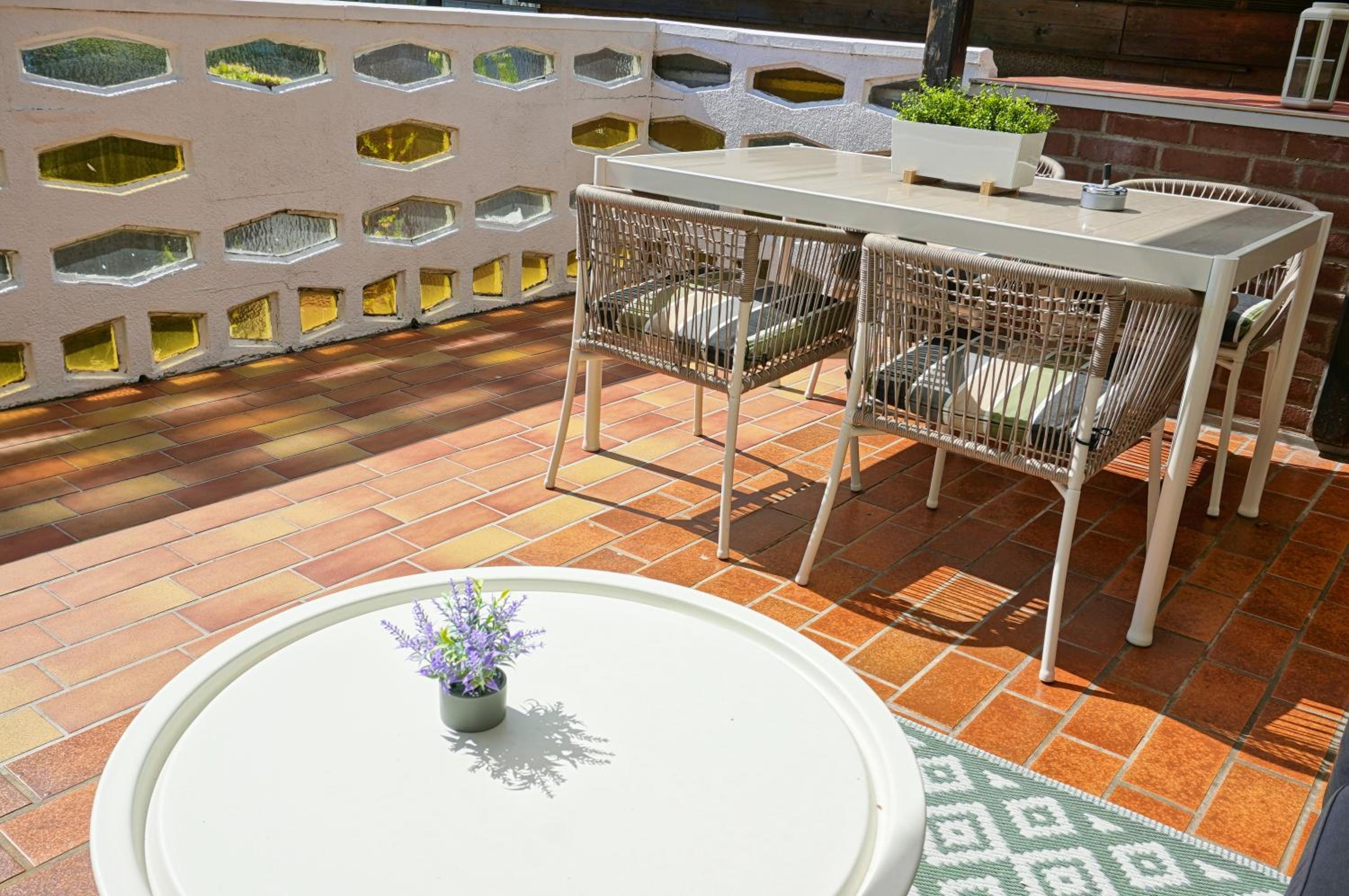 Modern & gepflegt, Süd-Terrasse, Parkplatz, Nähe DUS