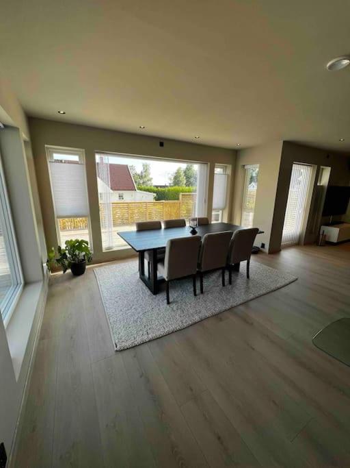 Nytt hus i fredfullt nabolag view 3