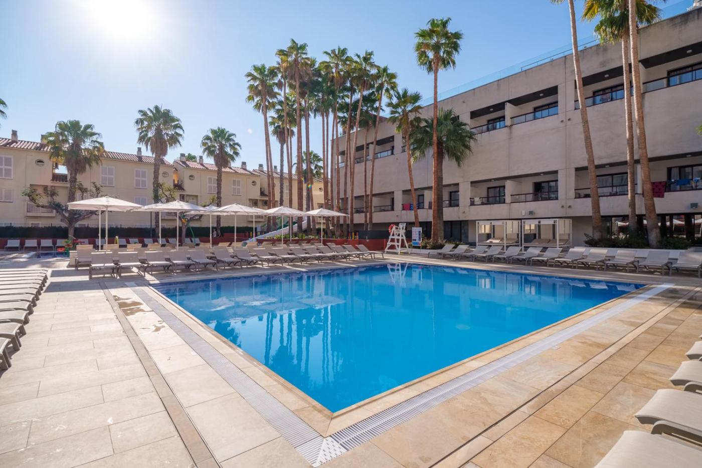 Apartamentos Estival Park