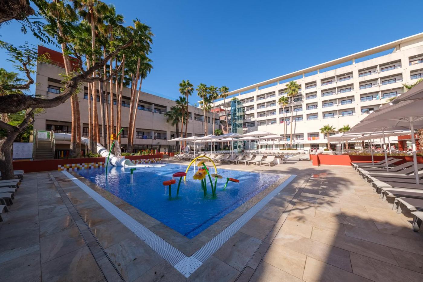 Apartamentos Estival Park