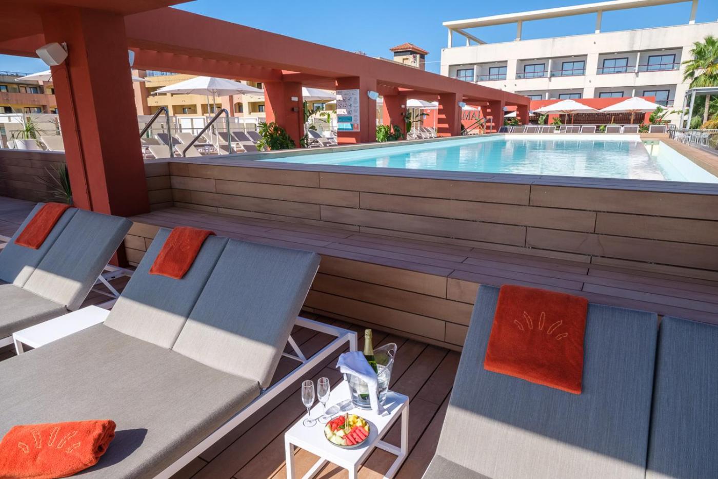 Apartamentos Estival Park