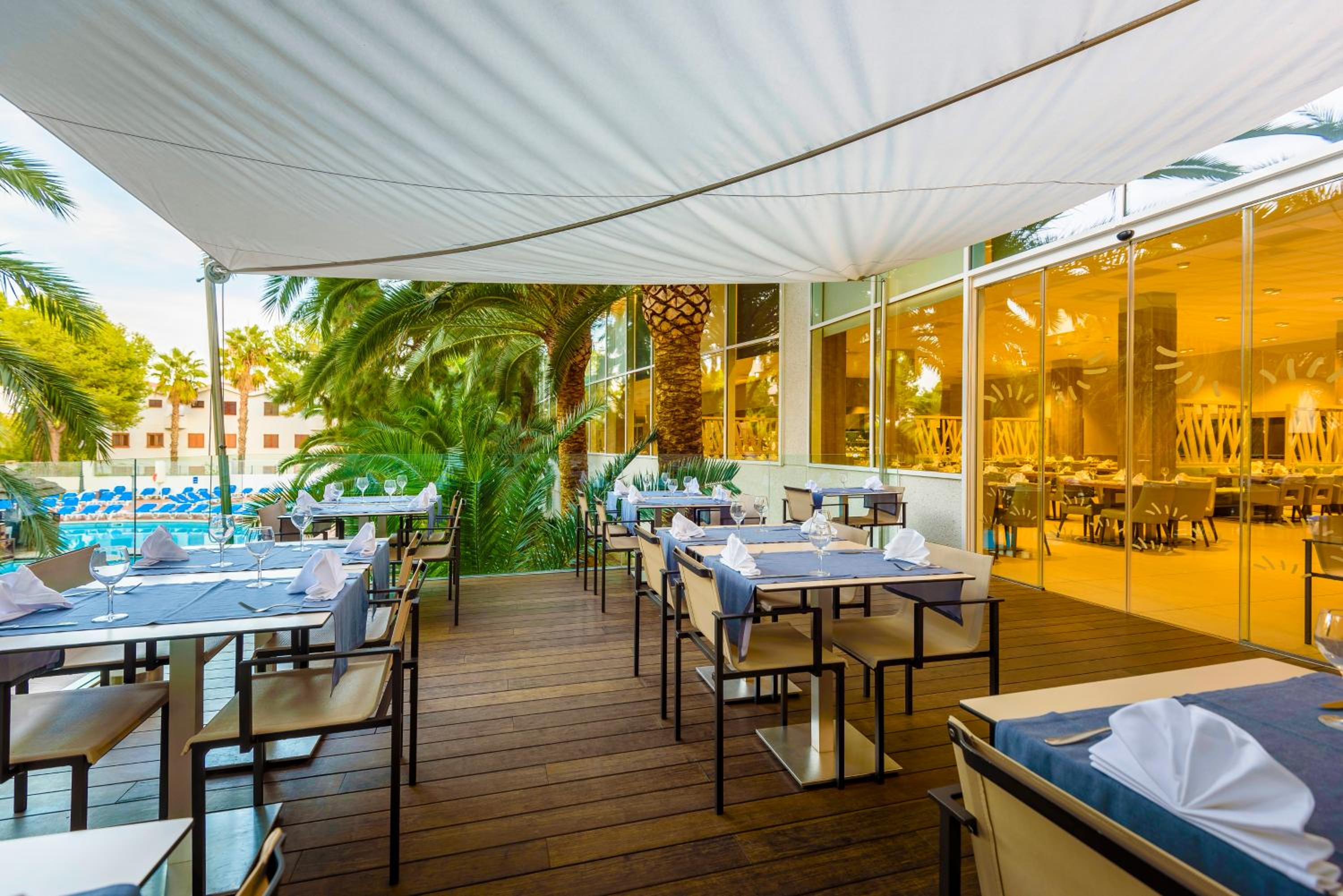 Apartamentos Estival Park