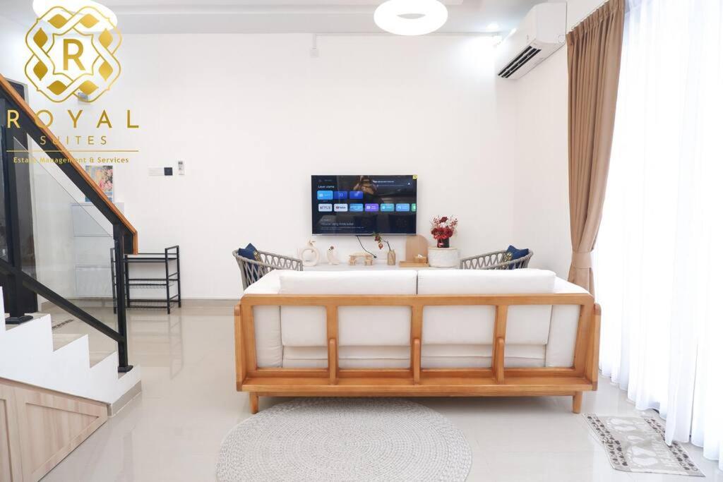 Royal Suites Home Villa 3BR with Private Pool - C9 view 2
