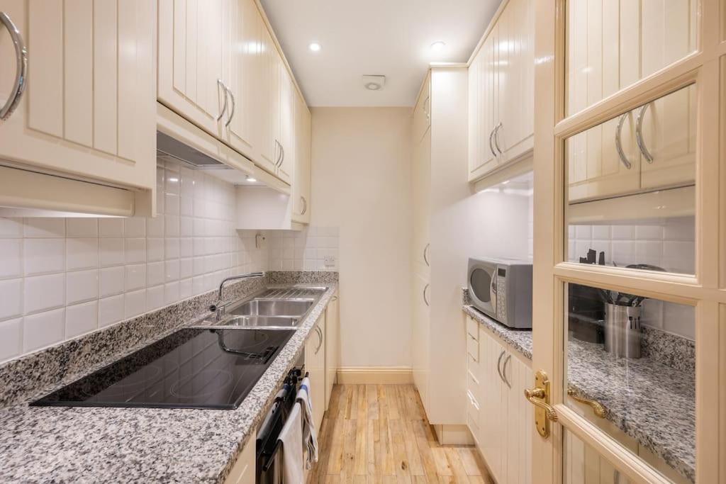 Beautiful 2-Bed Apartment in Knightsbridge - Next to Hyde Park & Harrods