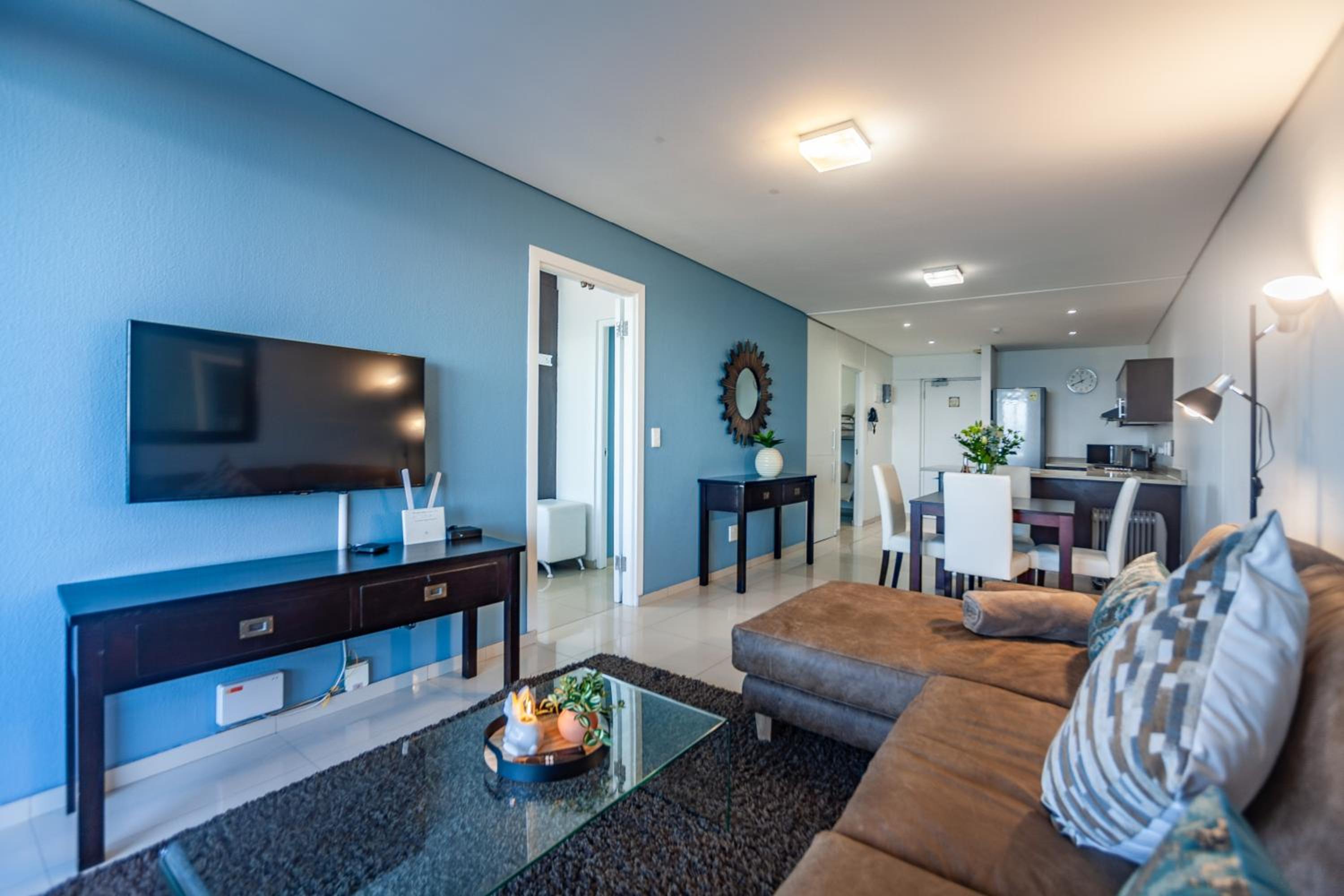 Modern Beachfront with Ocean Views - Infinity G9, Blouberg, Cape Town view 4