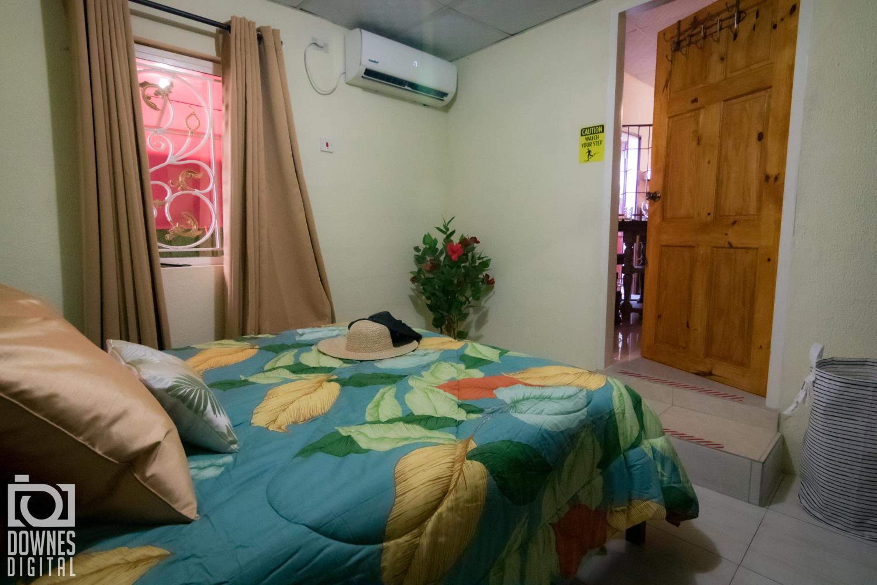Casa Cicada Sleeps 4 with Balcony view 2