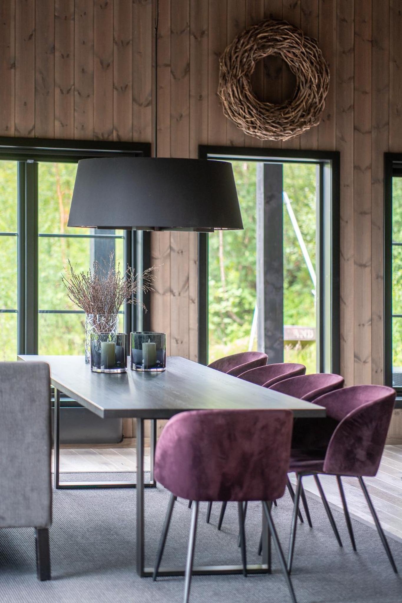 Luxurious 5-Bedroom Mountain Chalet with Sauna, Panoramic Views, and Two Full Bathrooms