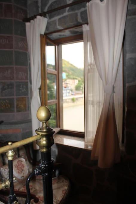 Natural River Stone Villa en Trabzon