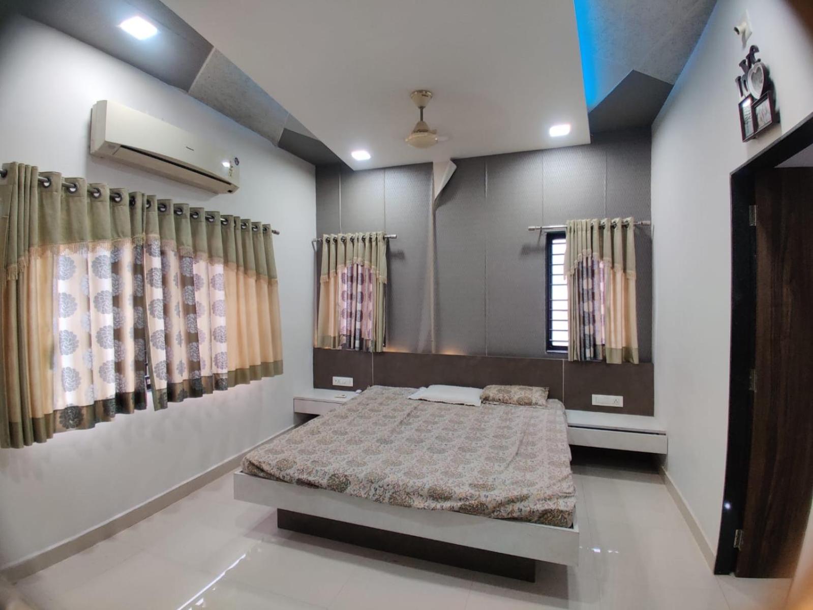 Luxurious 4BHK Bunglow view 3