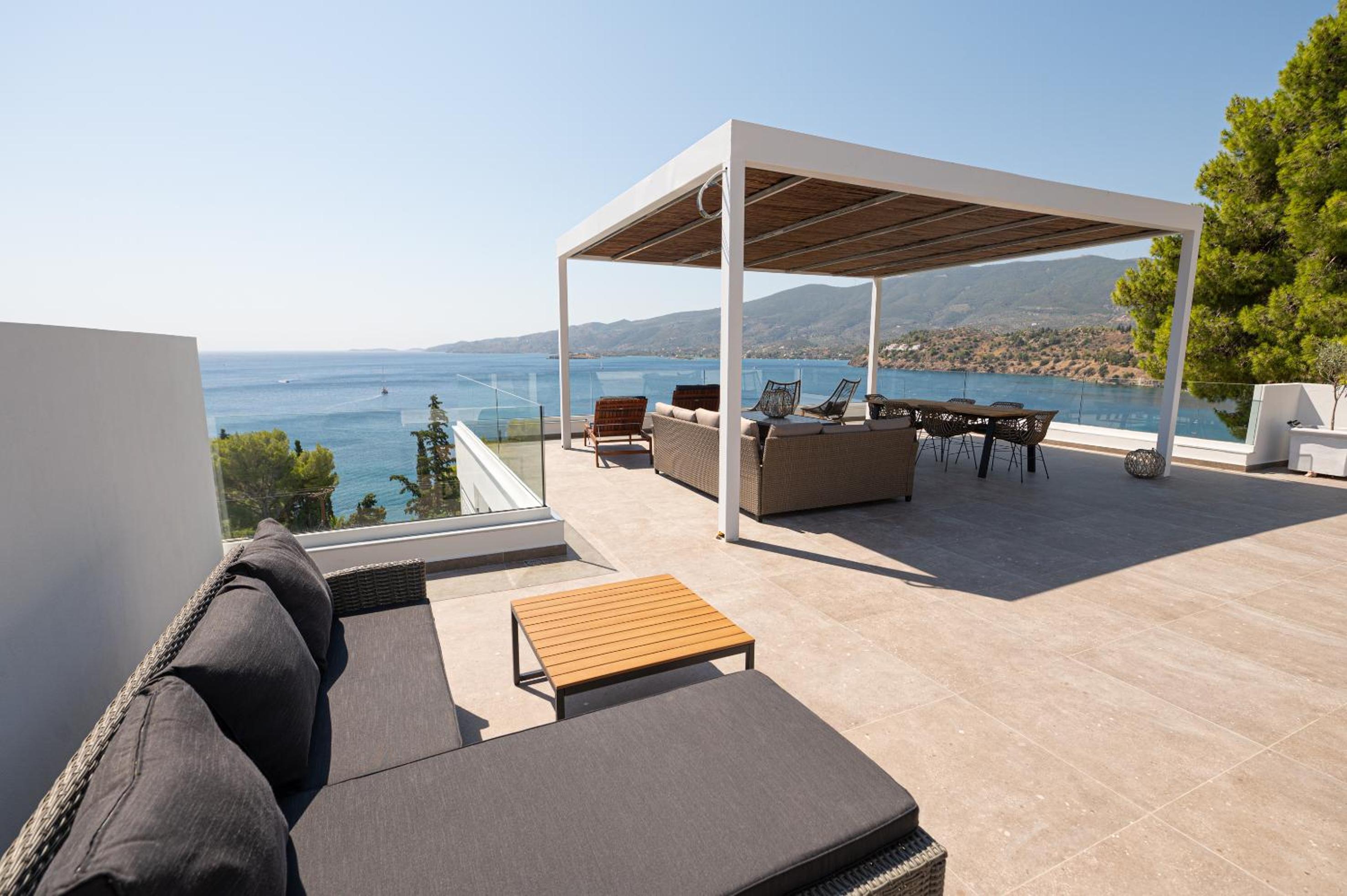SEMIRAMIS Luxury Apartments