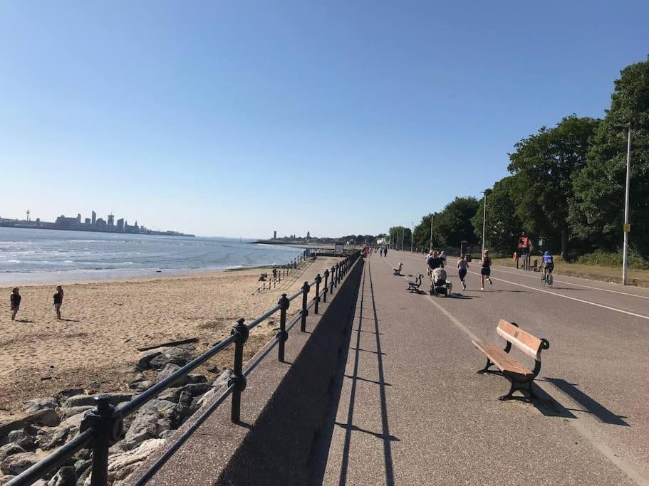 Stunning 5 bedroom home Wirral Birkenhead Sleeps 9- Free Parking-5G Internet, photo 30