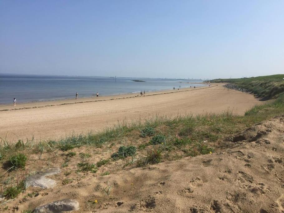 Stunning 5 bedroom home Wirral Birkenhead Sleeps 9- Free Parking-5G Internet, photo 37