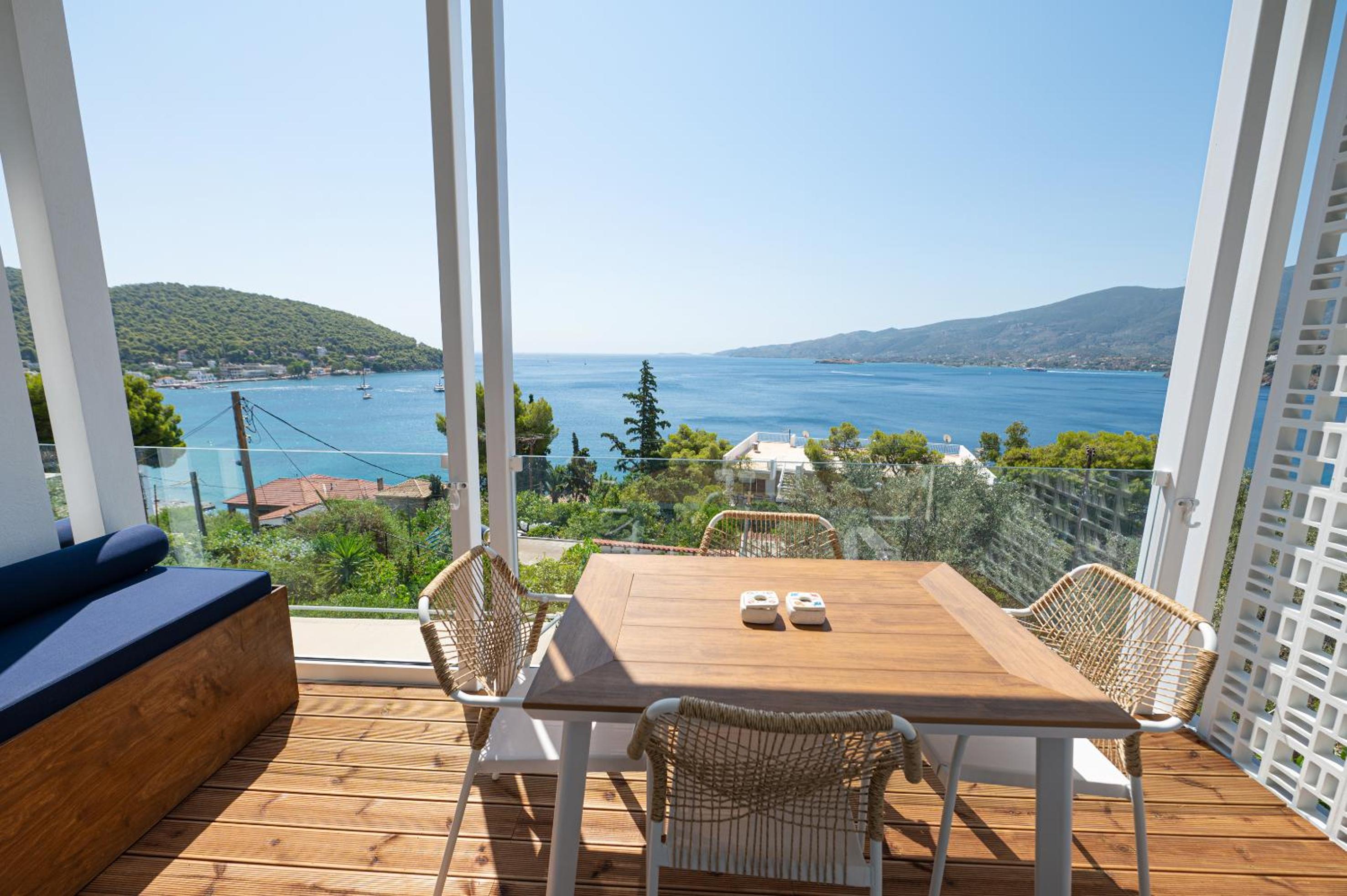 SEMIRAMIS Luxury Apartments