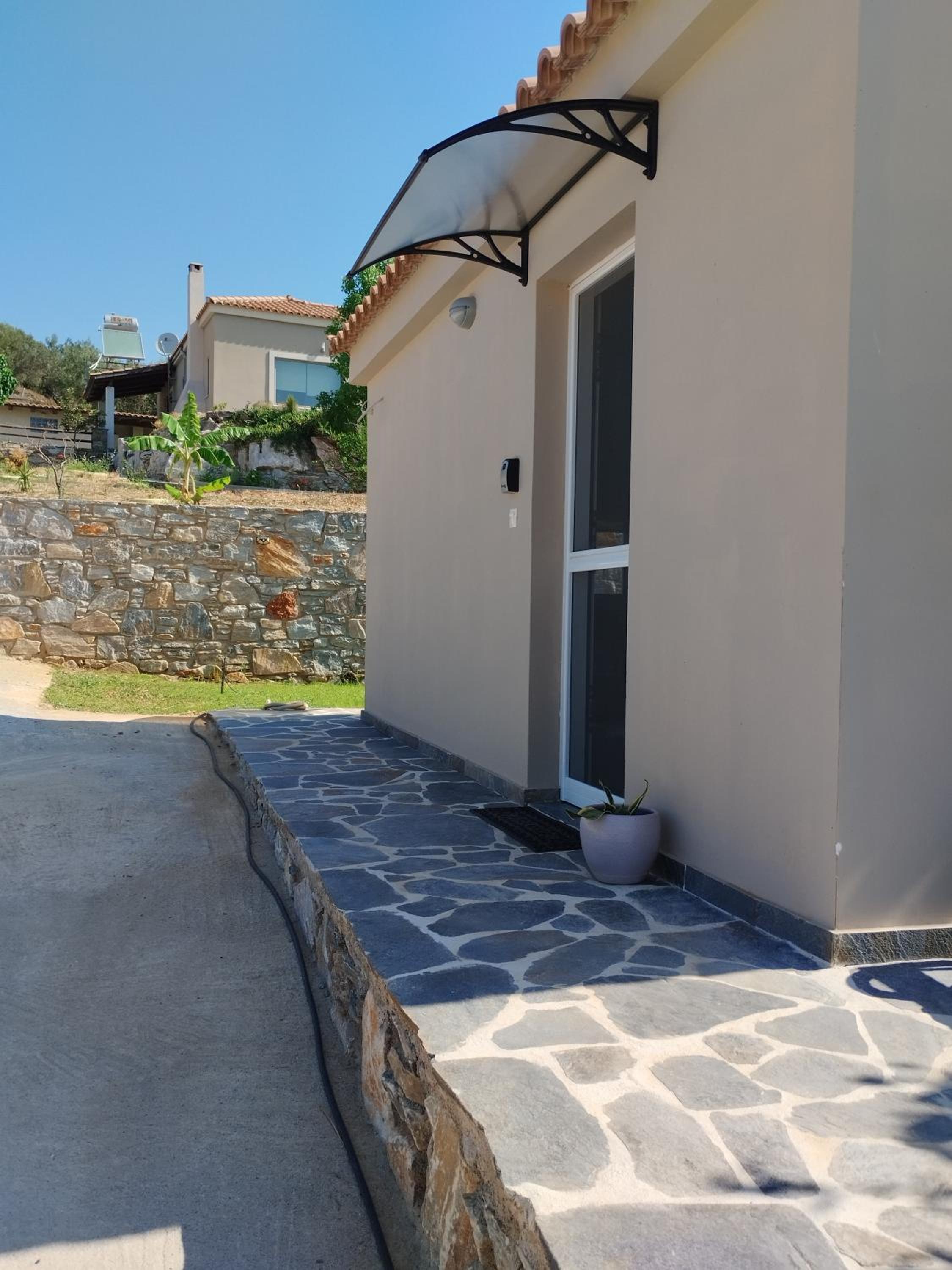 Reniza House