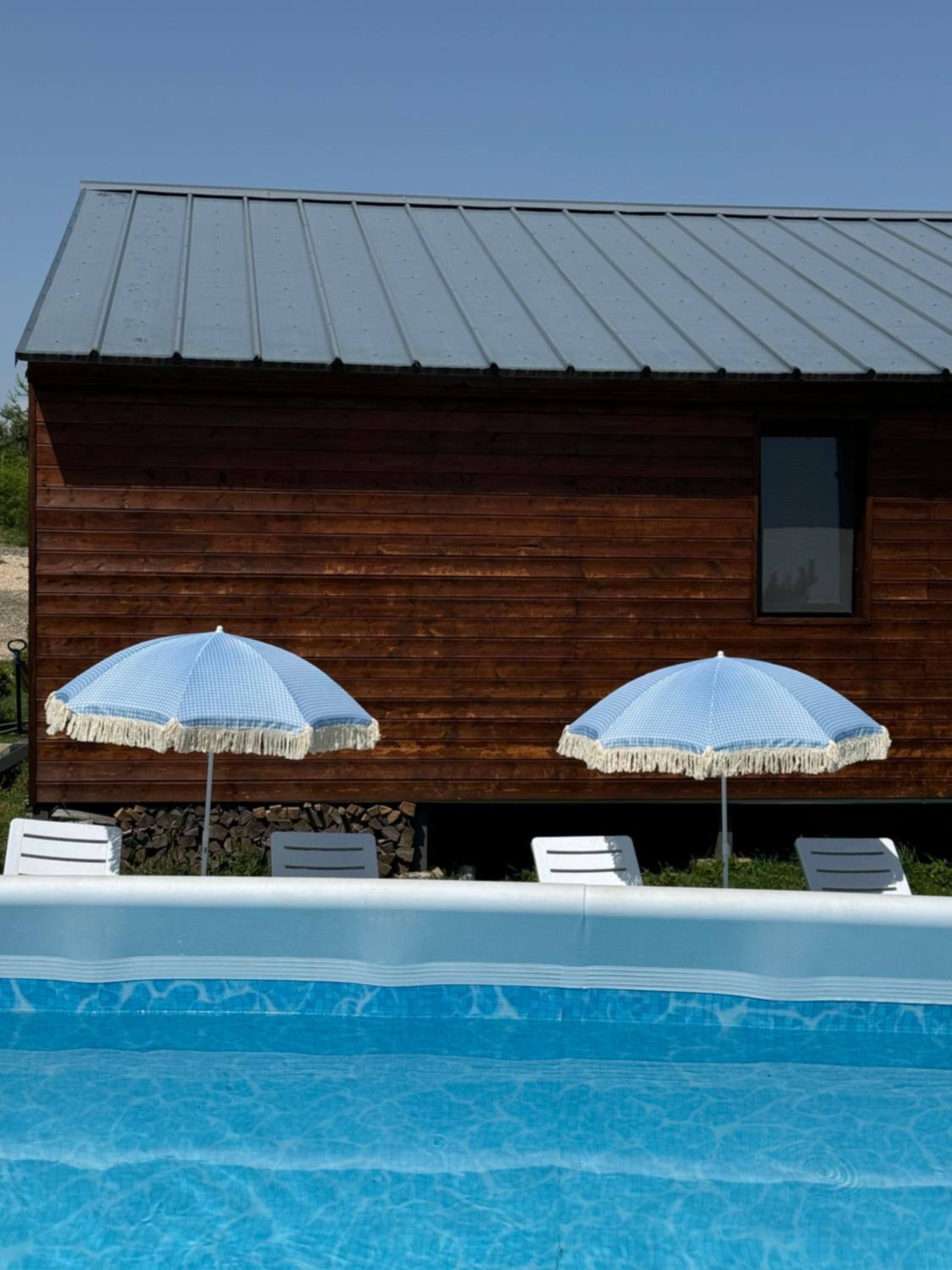 Shaori Lake Cottages