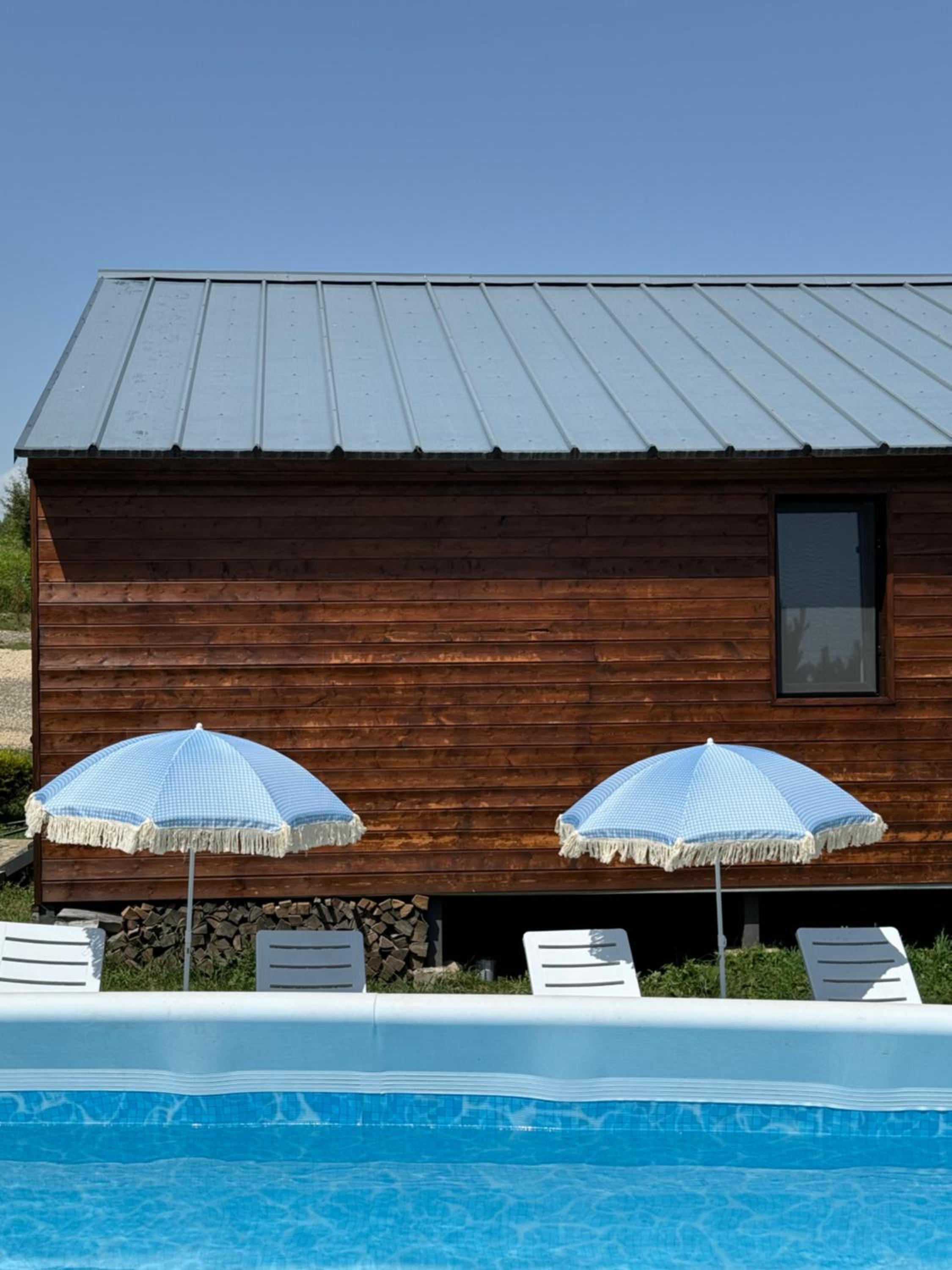 Shaori Lake Cottages