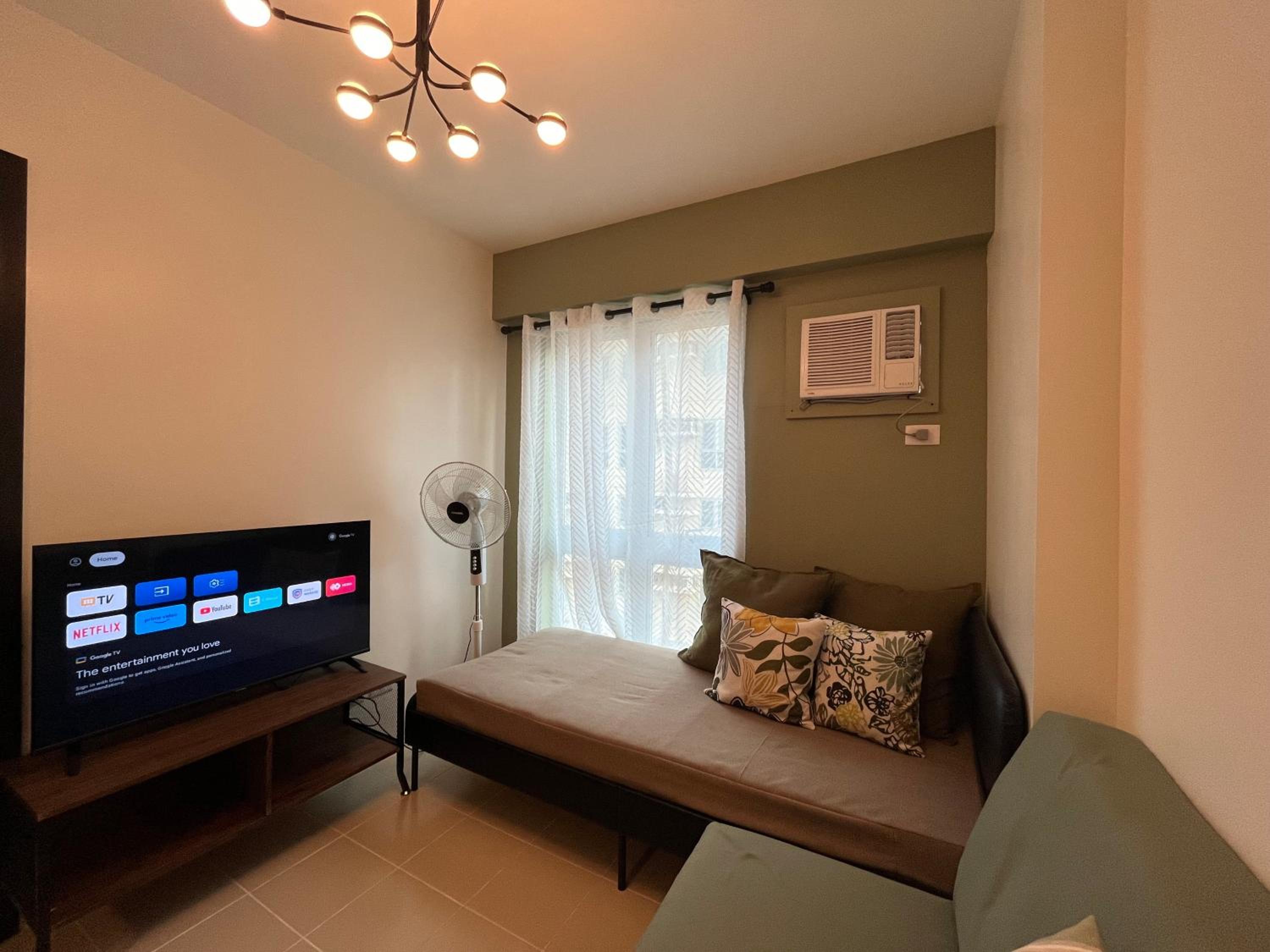The Rochester, Bridgeview Tower - 1BR Apartment view 3