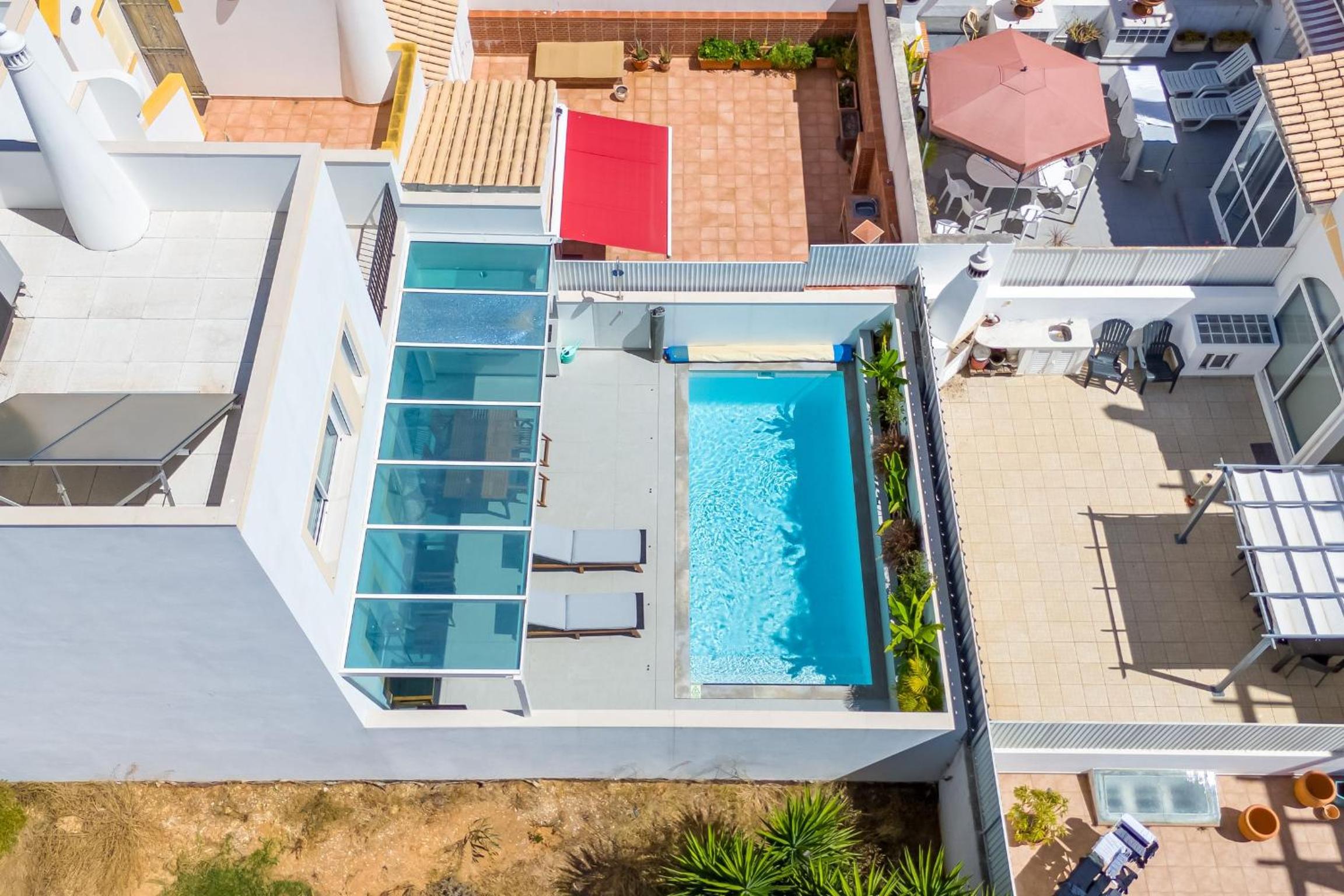 Luxurious 3 BDR House With Pool & BBQ by LovelyStay view 4