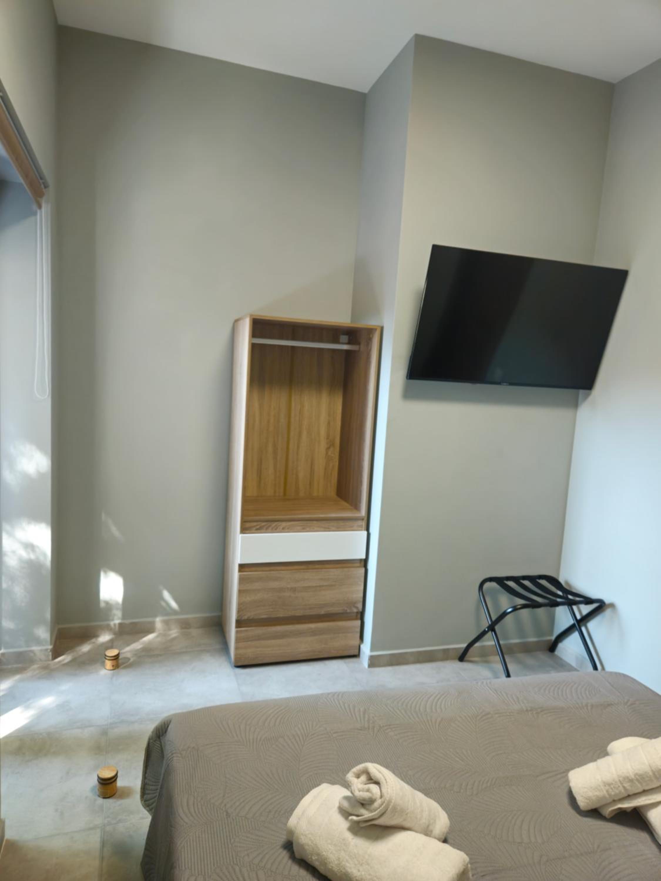 plytra house