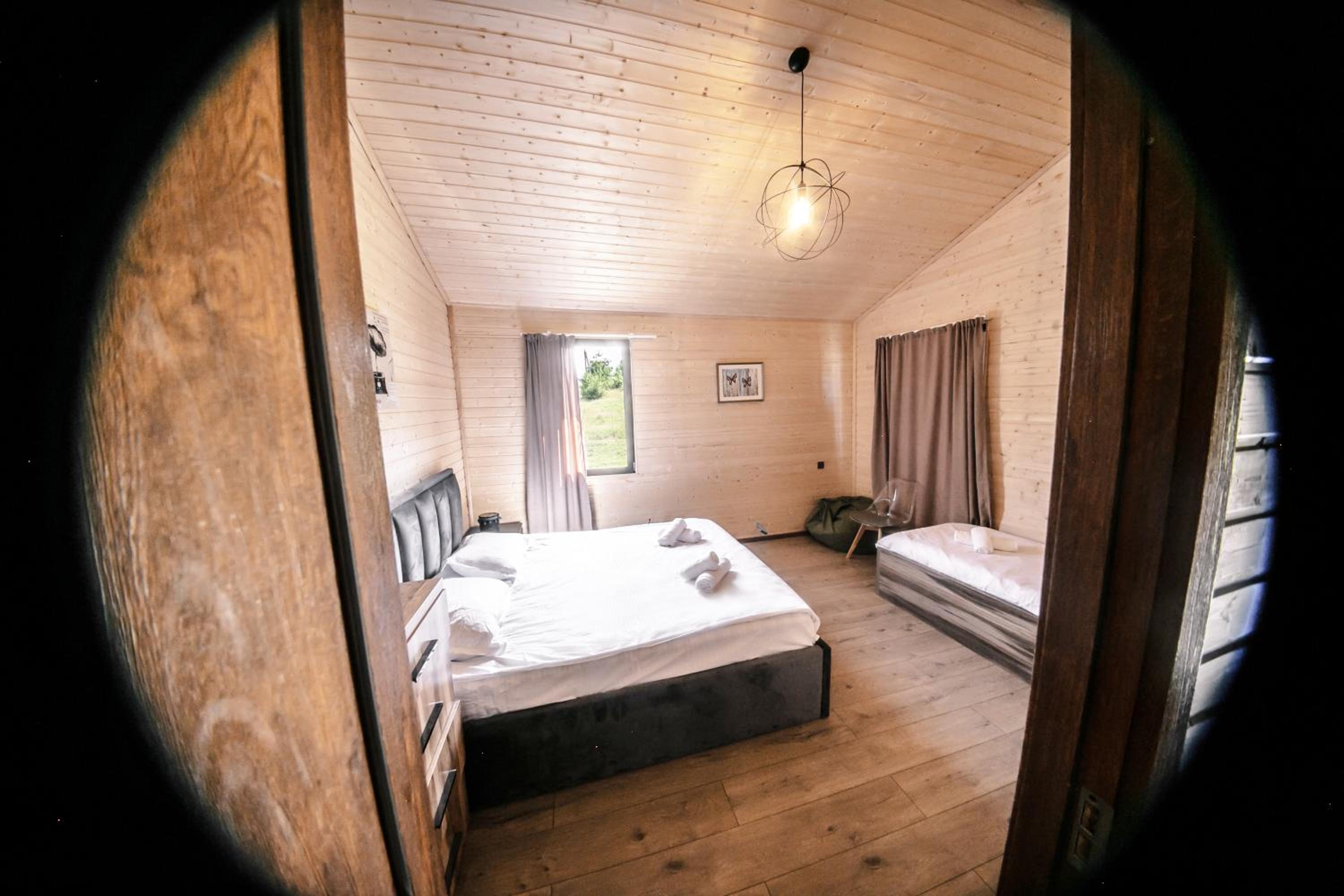 Shaori Lake Cottages