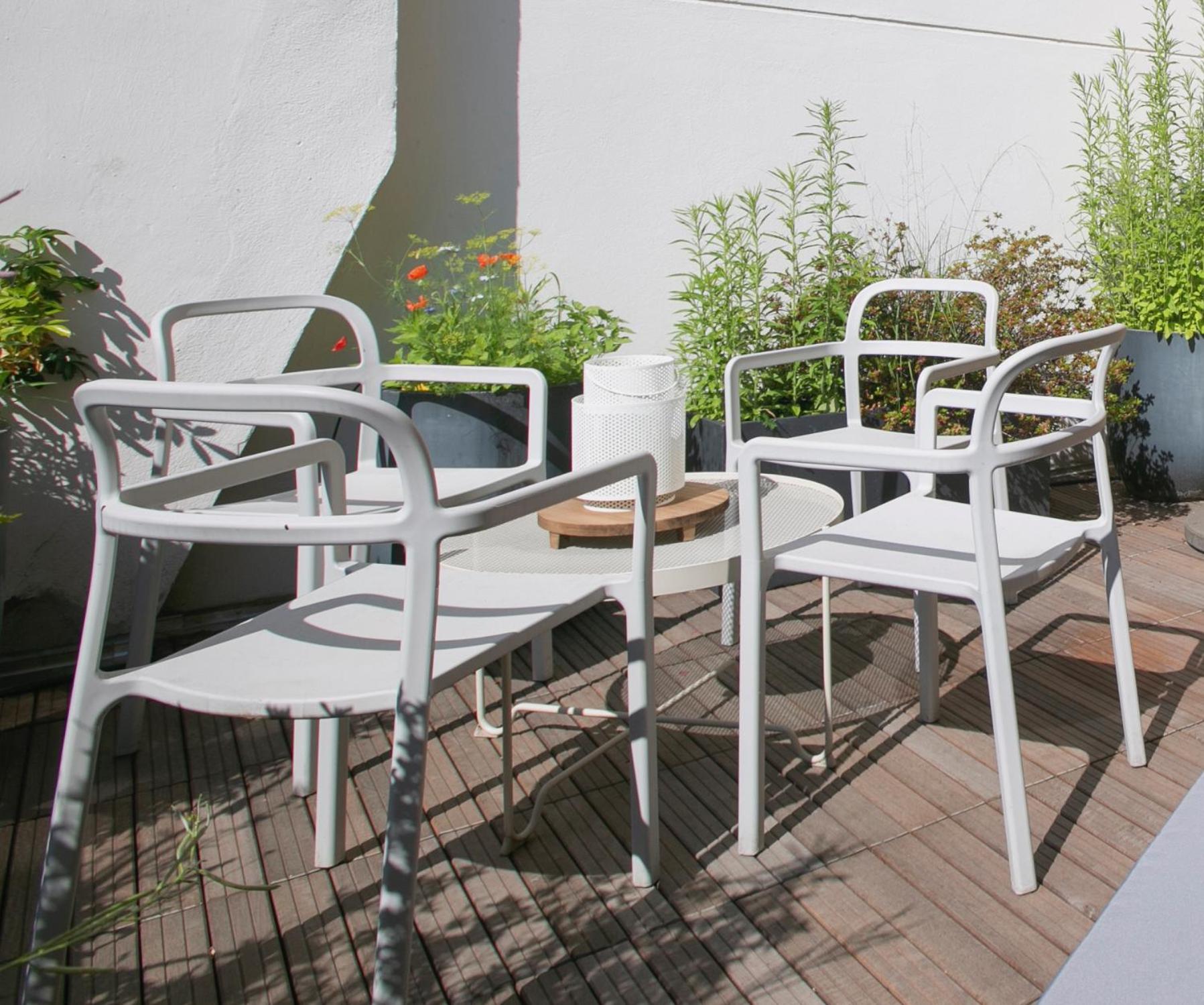 Magnificient 2 Bedrooms with terrace next to champs-elysées - PC62B