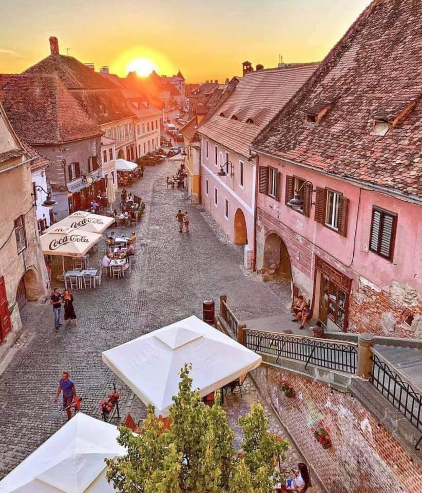 Ultracentral Medieval Apartment