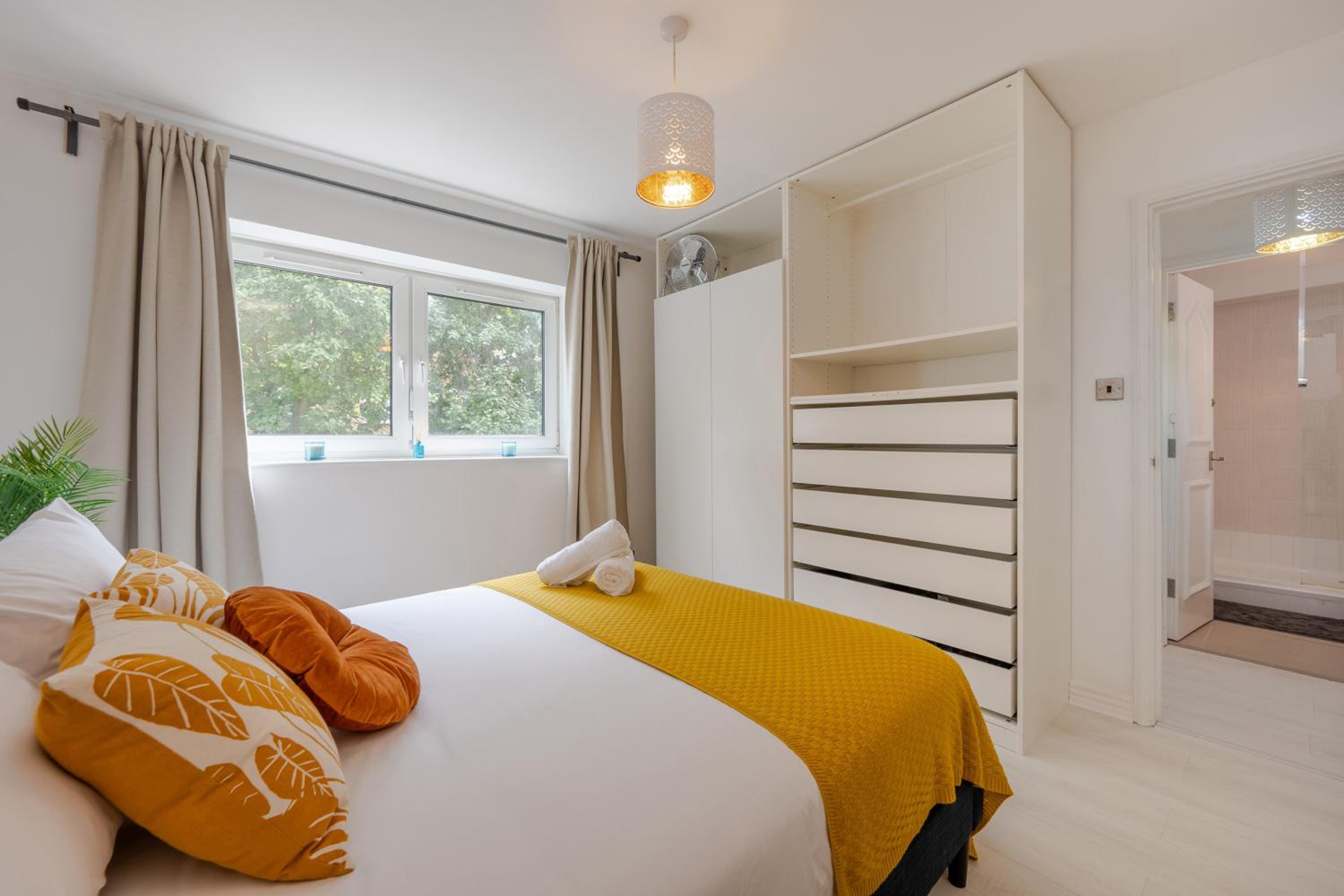 The Perfect Stay London - 2 Bedroom Flat with Parking - Hackney, Shoreditch, Dalston