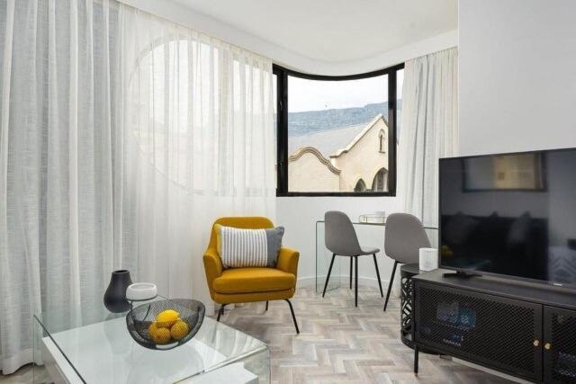 City Centre Studio With Patio