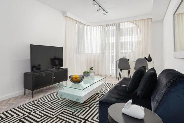 City Centre Studio With Patio