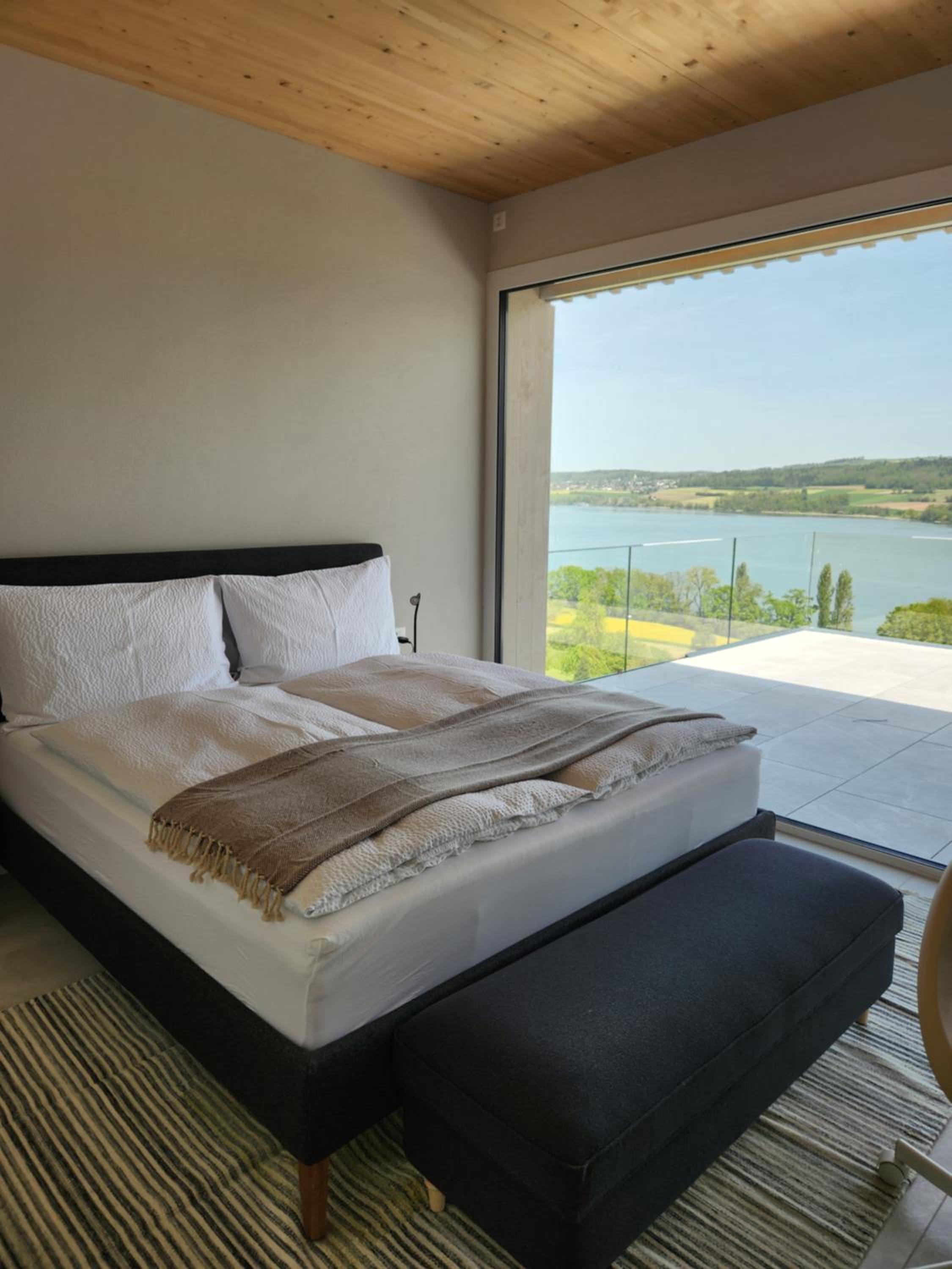 Lakeview Guest Rooms with huge rooftop terrace