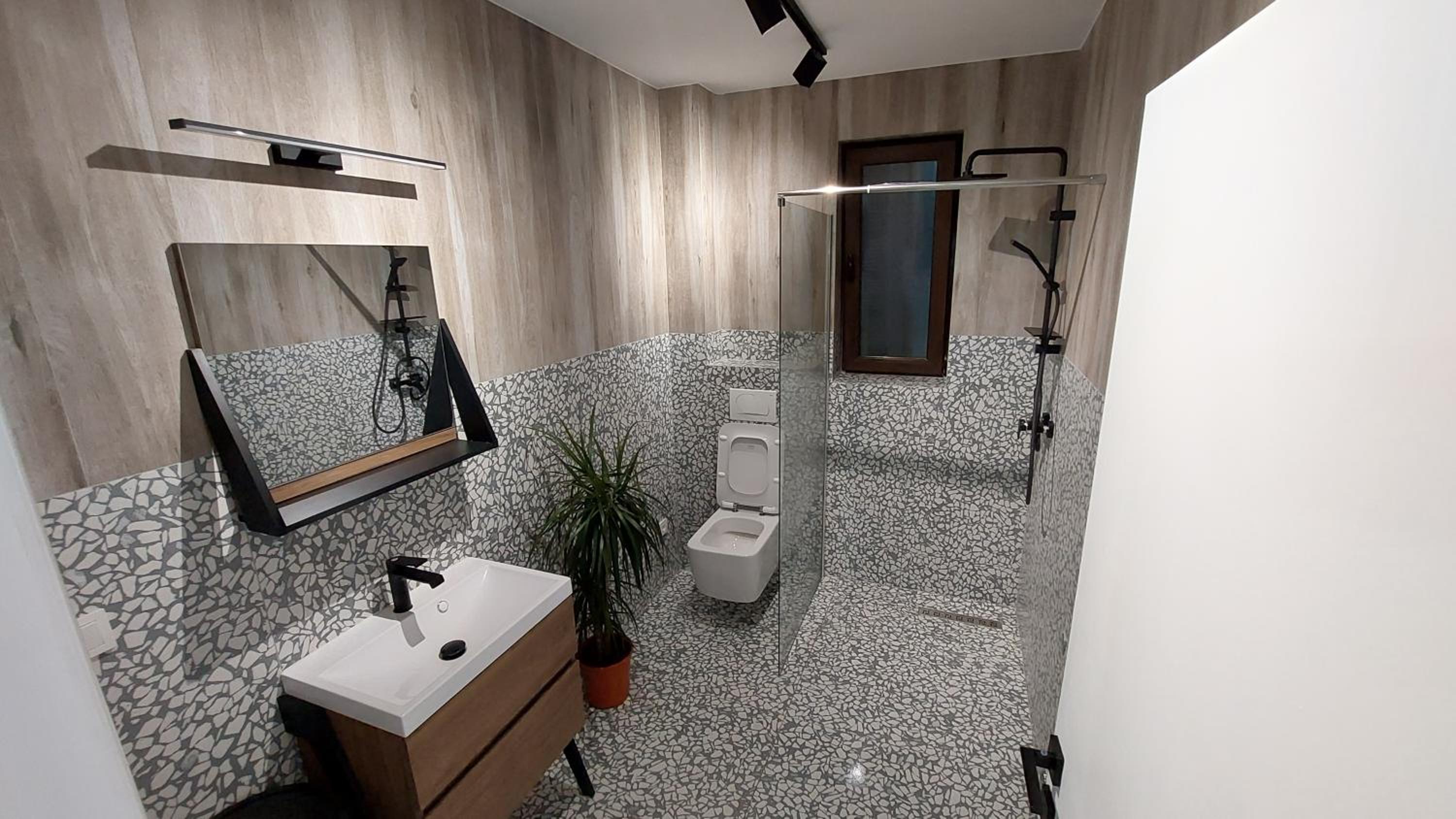 Matei Rent Apt