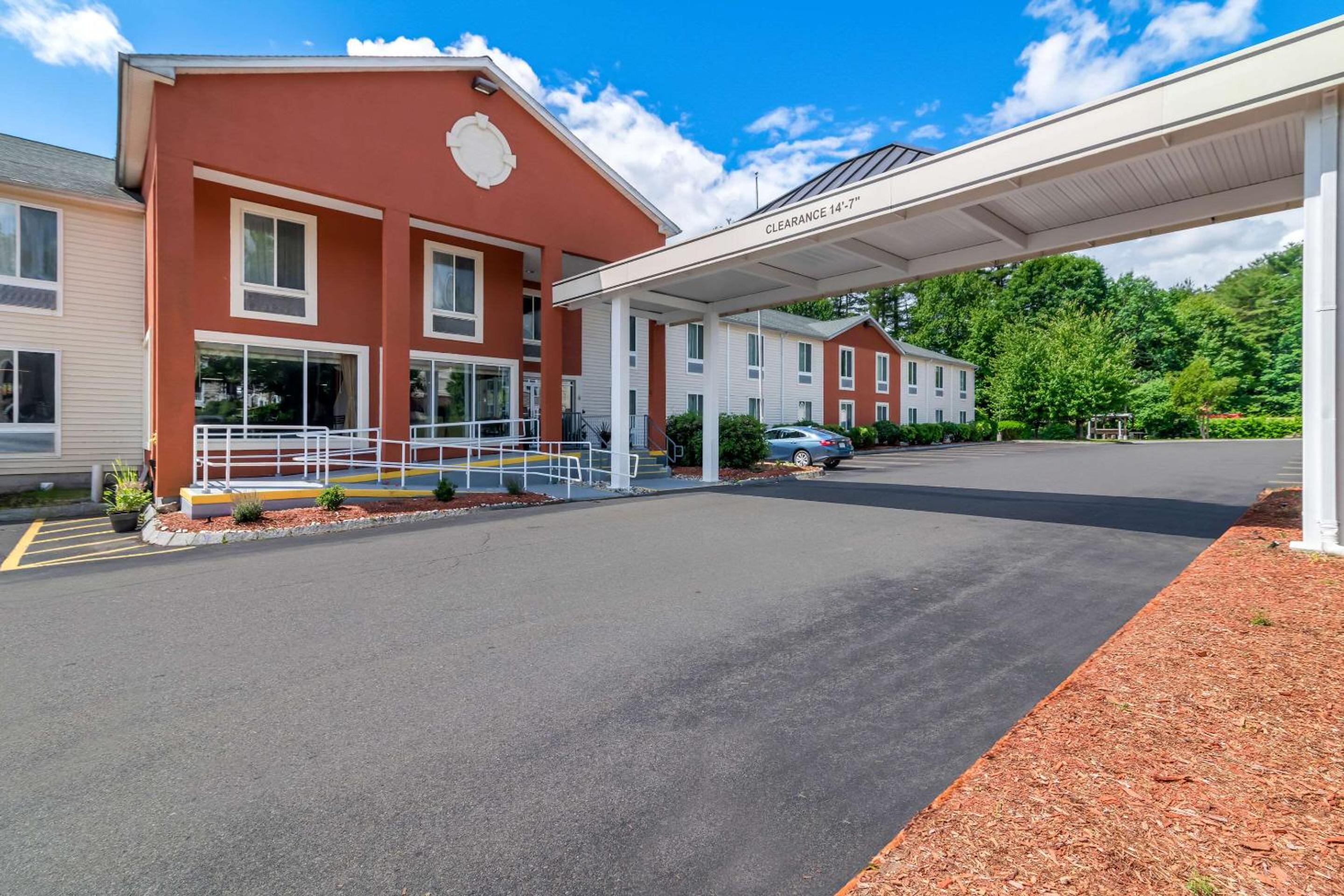Quality Inn Merrimack - Nashua view 2