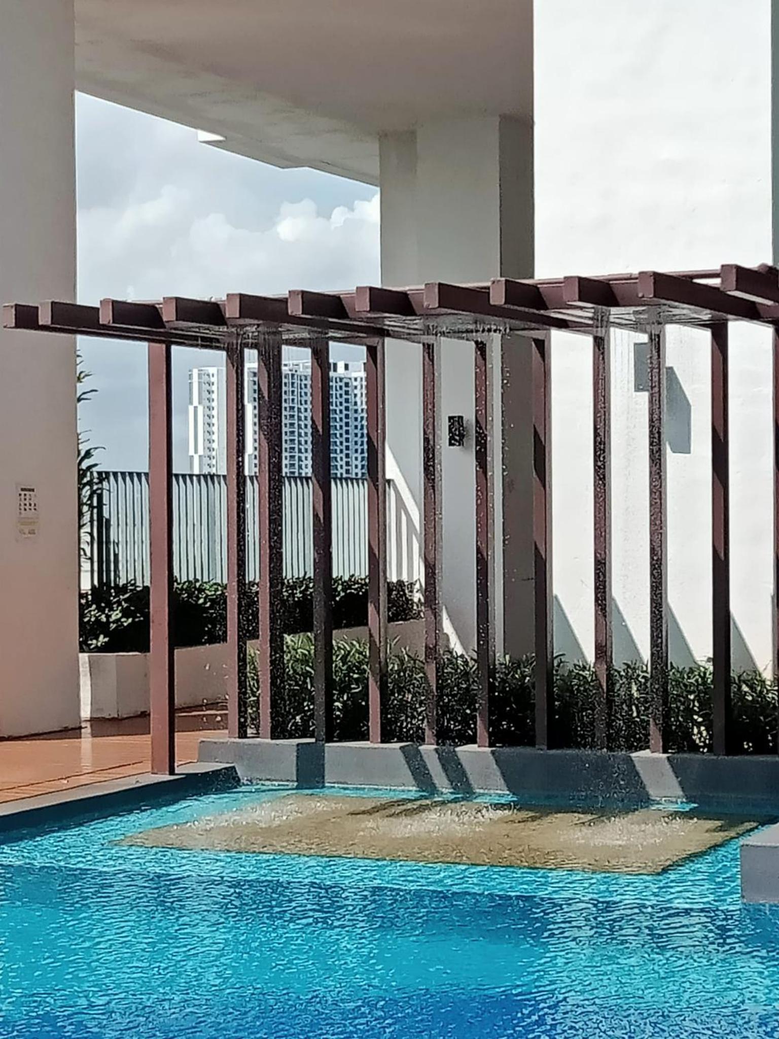 Mid Valley Southkey 2BR Family Stay, 5-6 pax, Free Parking