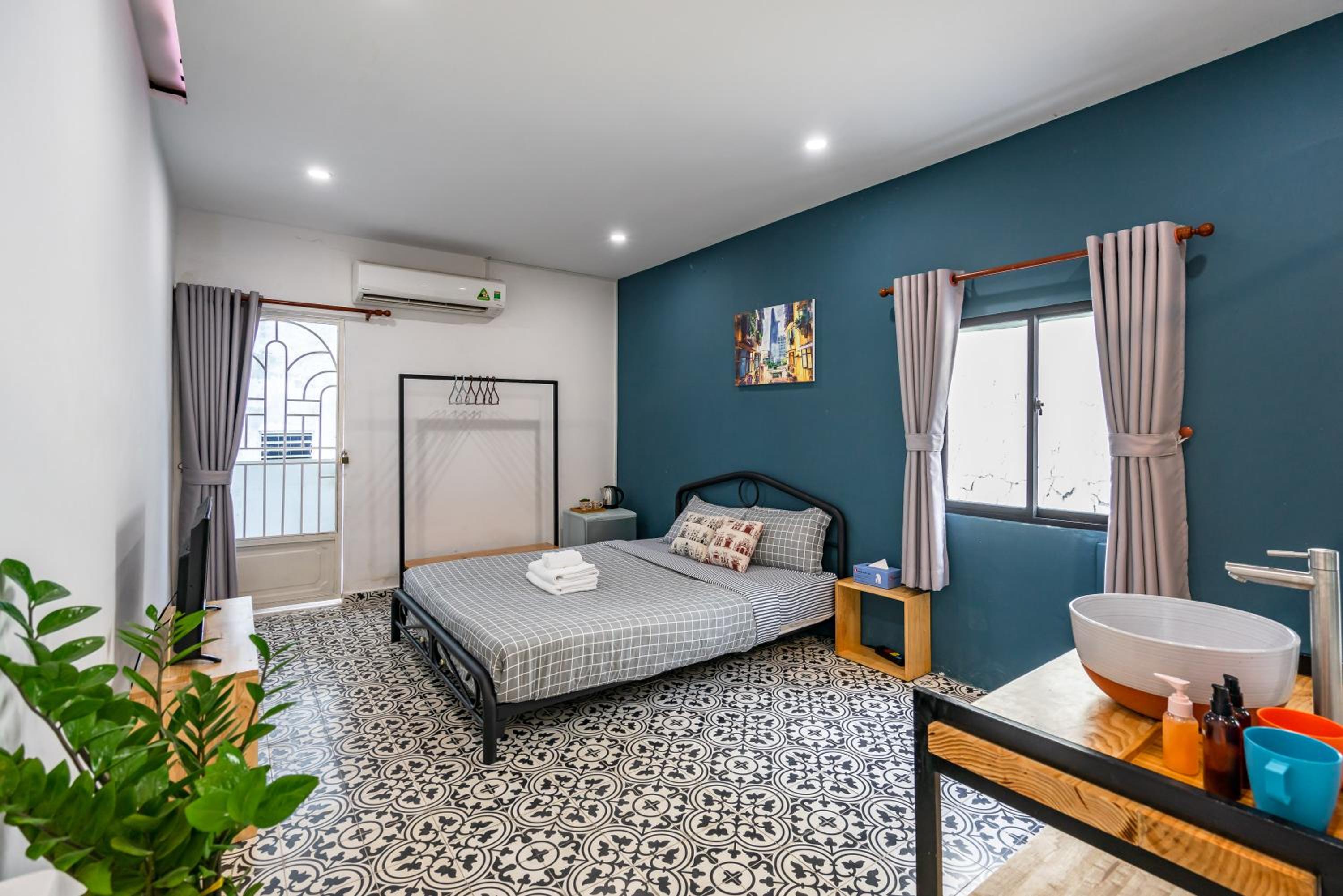 HoLo Fairy House Saigon - Serviced Homestay