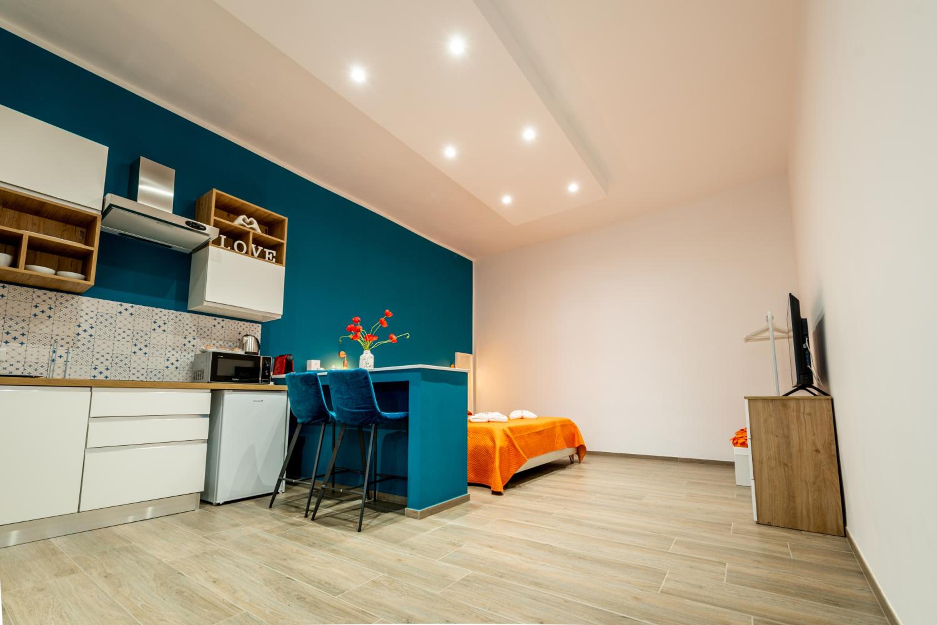 Photo 8