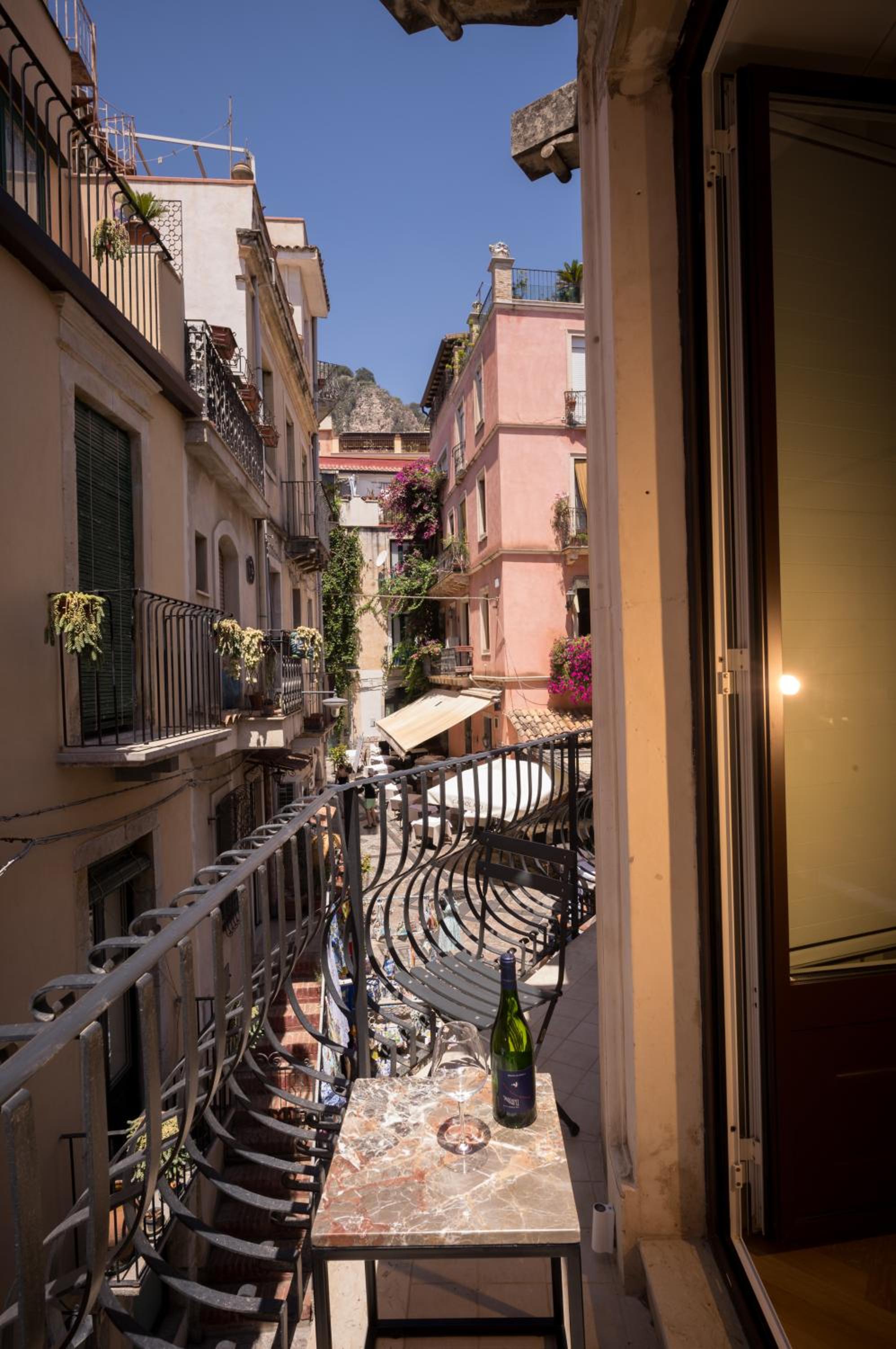 Maia Flora Taormina Apartments photo 2