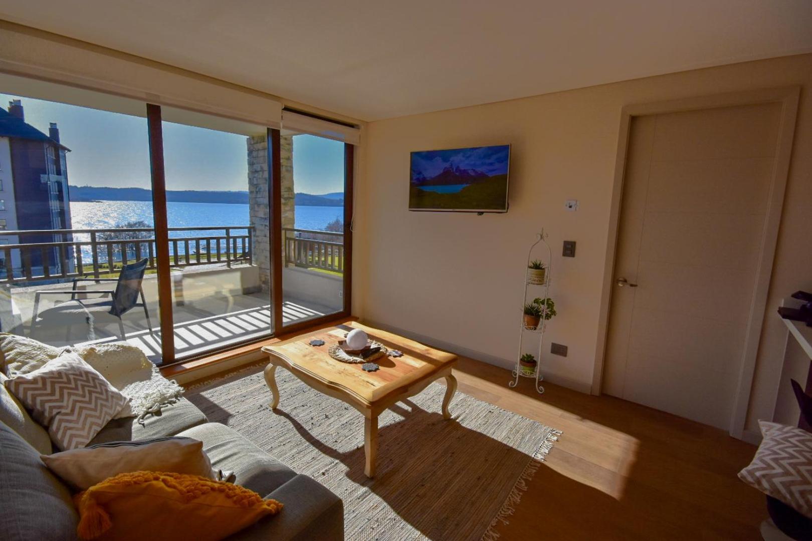 Departamento moderno con vista al lago Villarrica y piscina