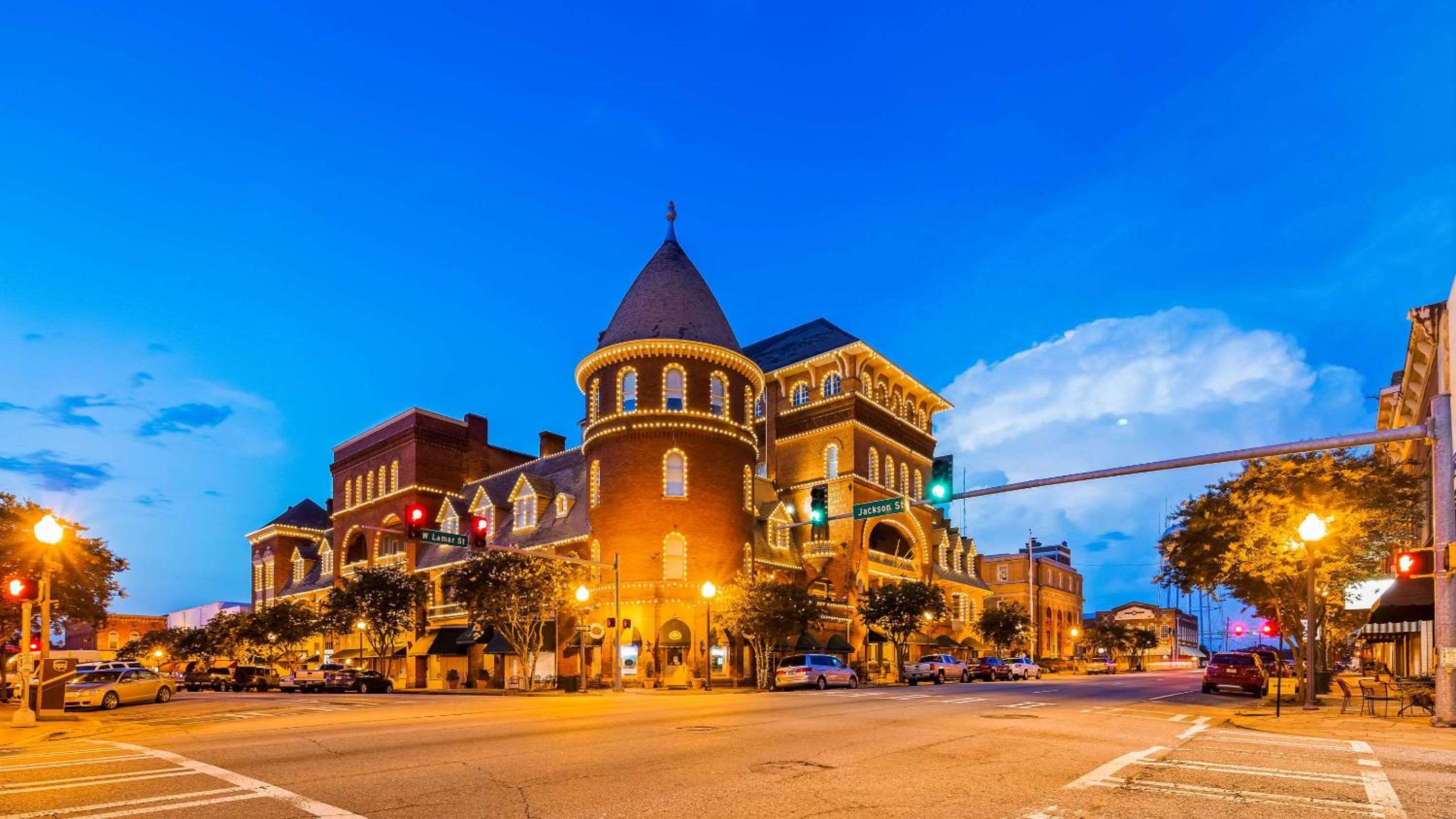 Americus Vacations - Windsor Hotel, Ascend Hotel Collection - Property Image 1