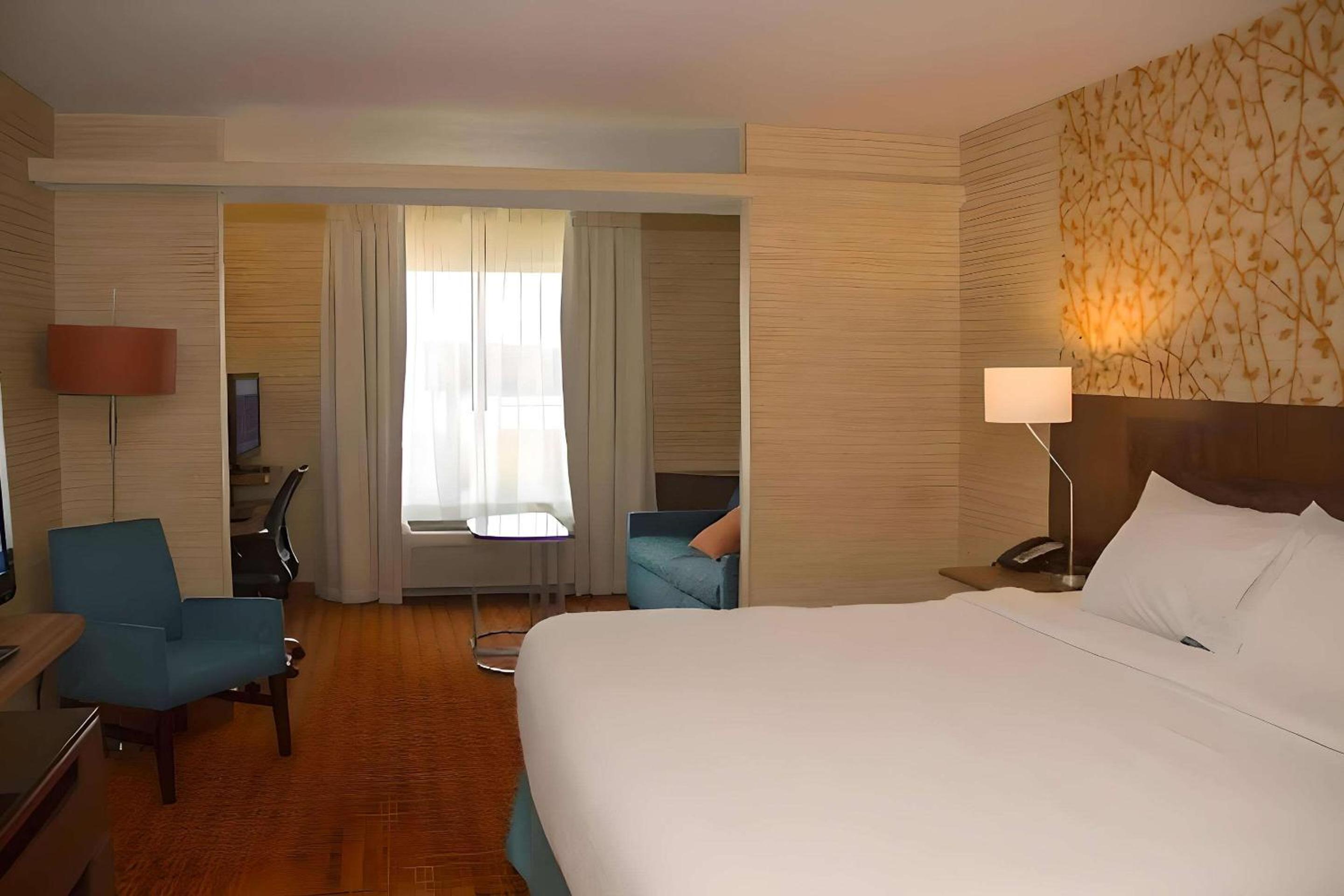 Comfort Inn & Suites view 3