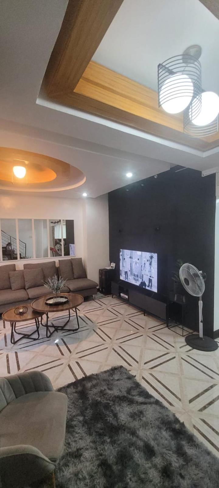 Maison Dos 3 bedroom, with 200mbps internet speed, netflix and aircon view 5